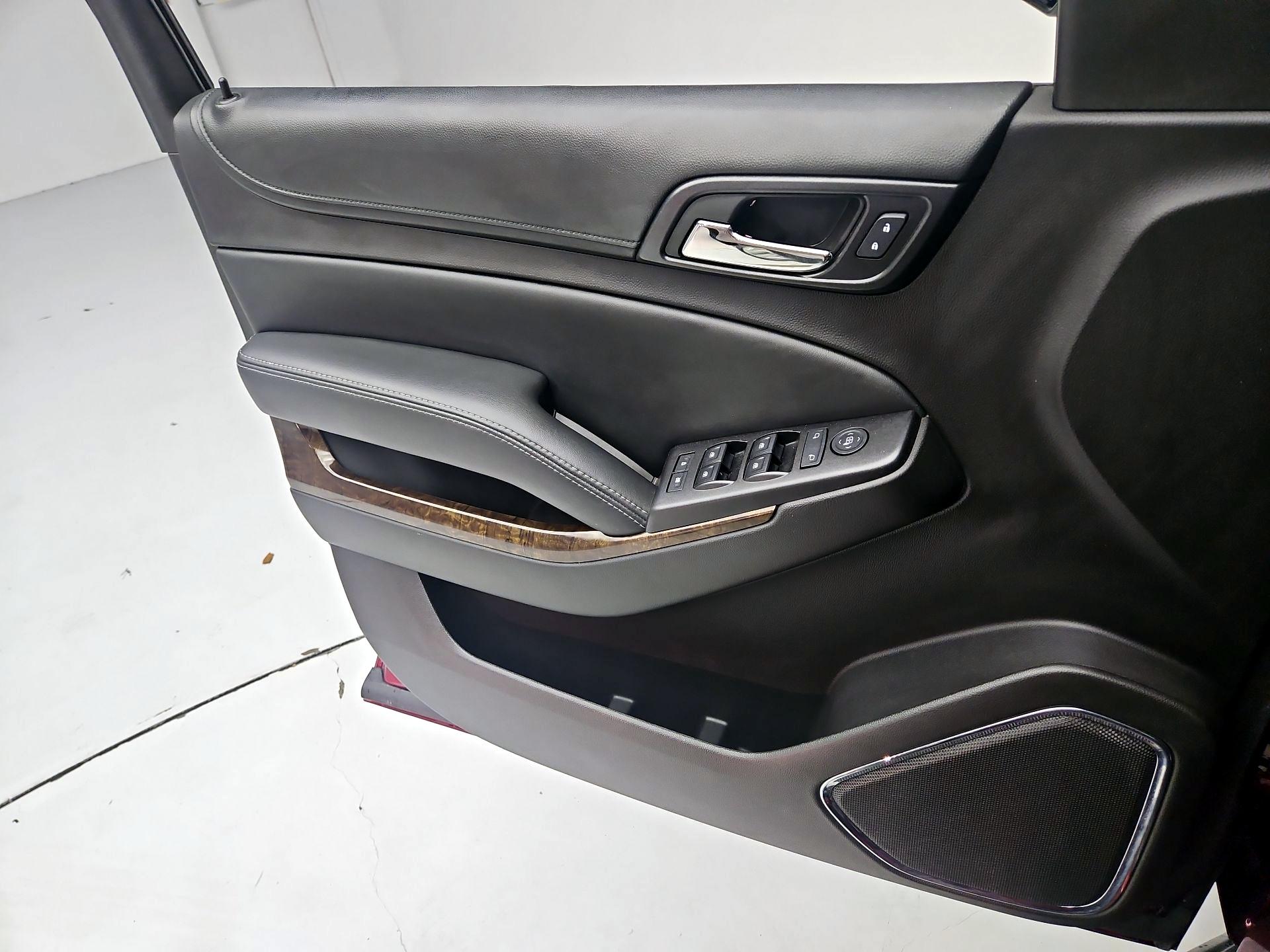 Thumbnail: 2016 Chevrolet Tahoe - 12