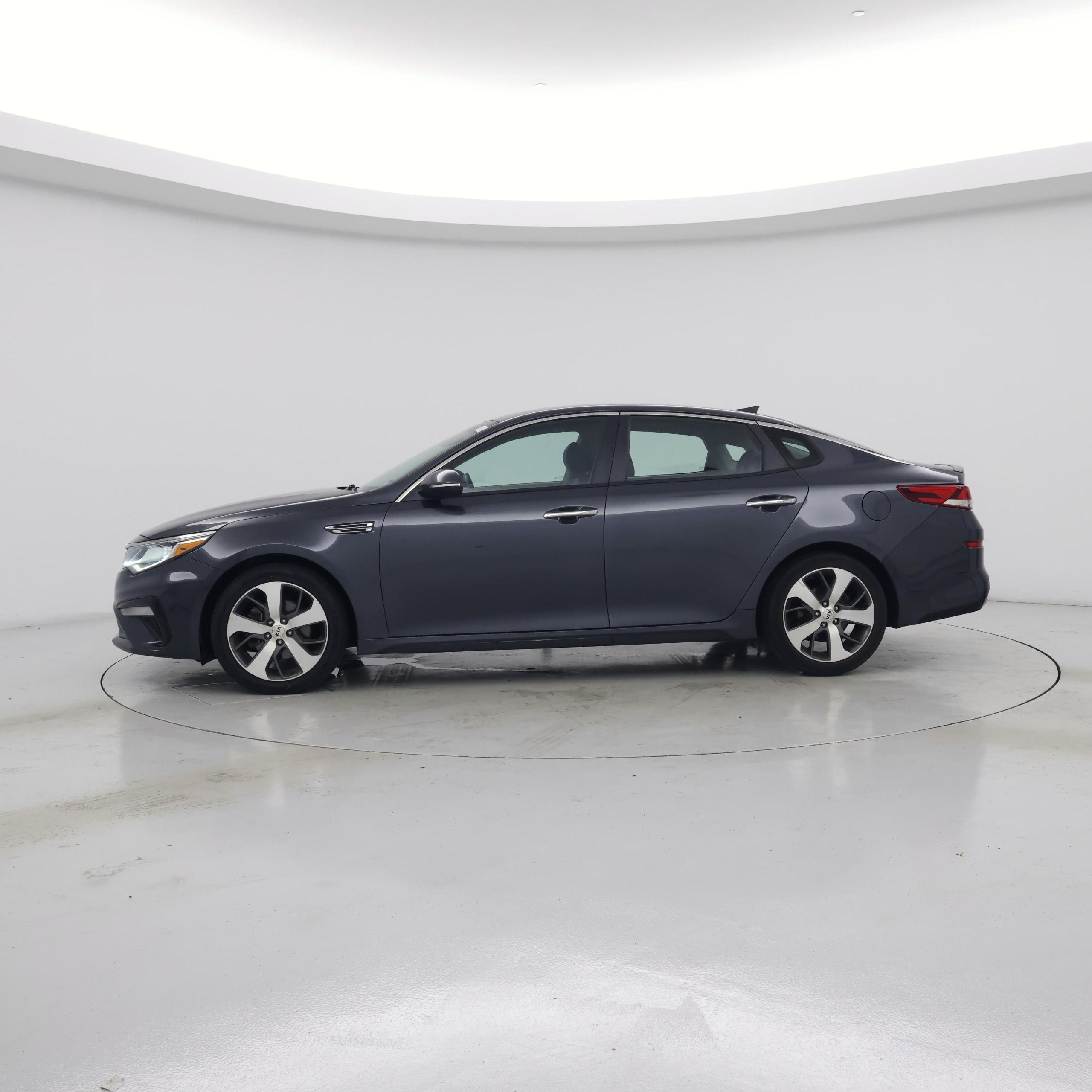 Thumbnail: 2020 Kia Optima - 3