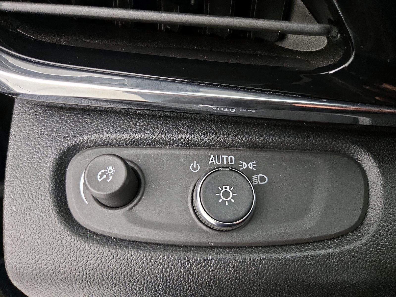 2025 Buick Envista Sport Touring - Photo 12