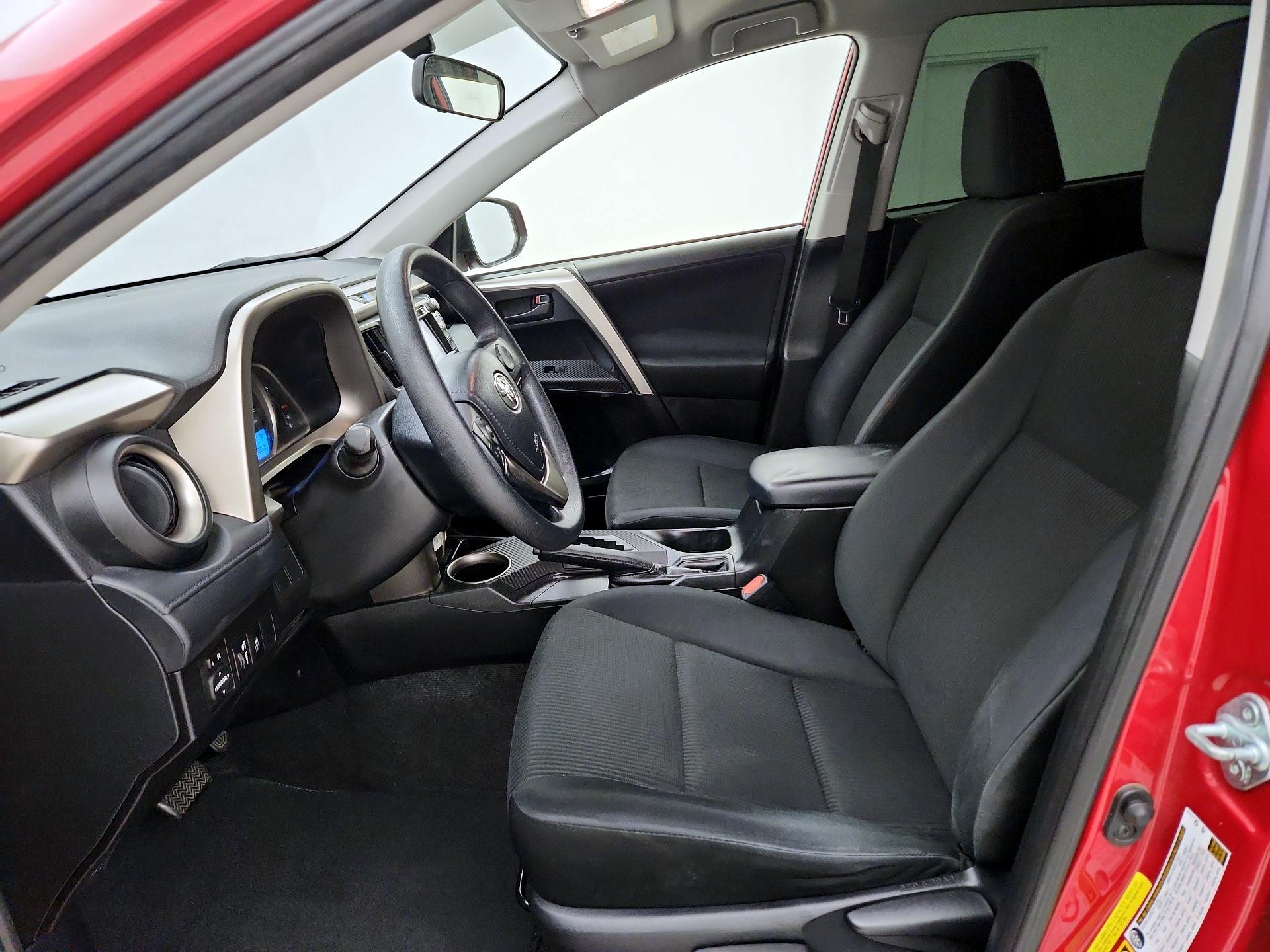 Thumbnail: 2015 Toyota RAV4 - 11