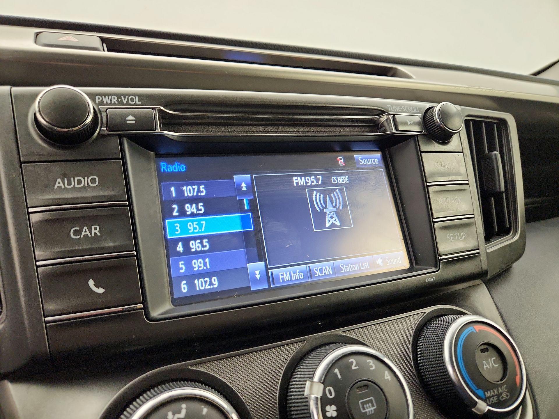 Thumbnail: 2015 Toyota RAV4 - 15