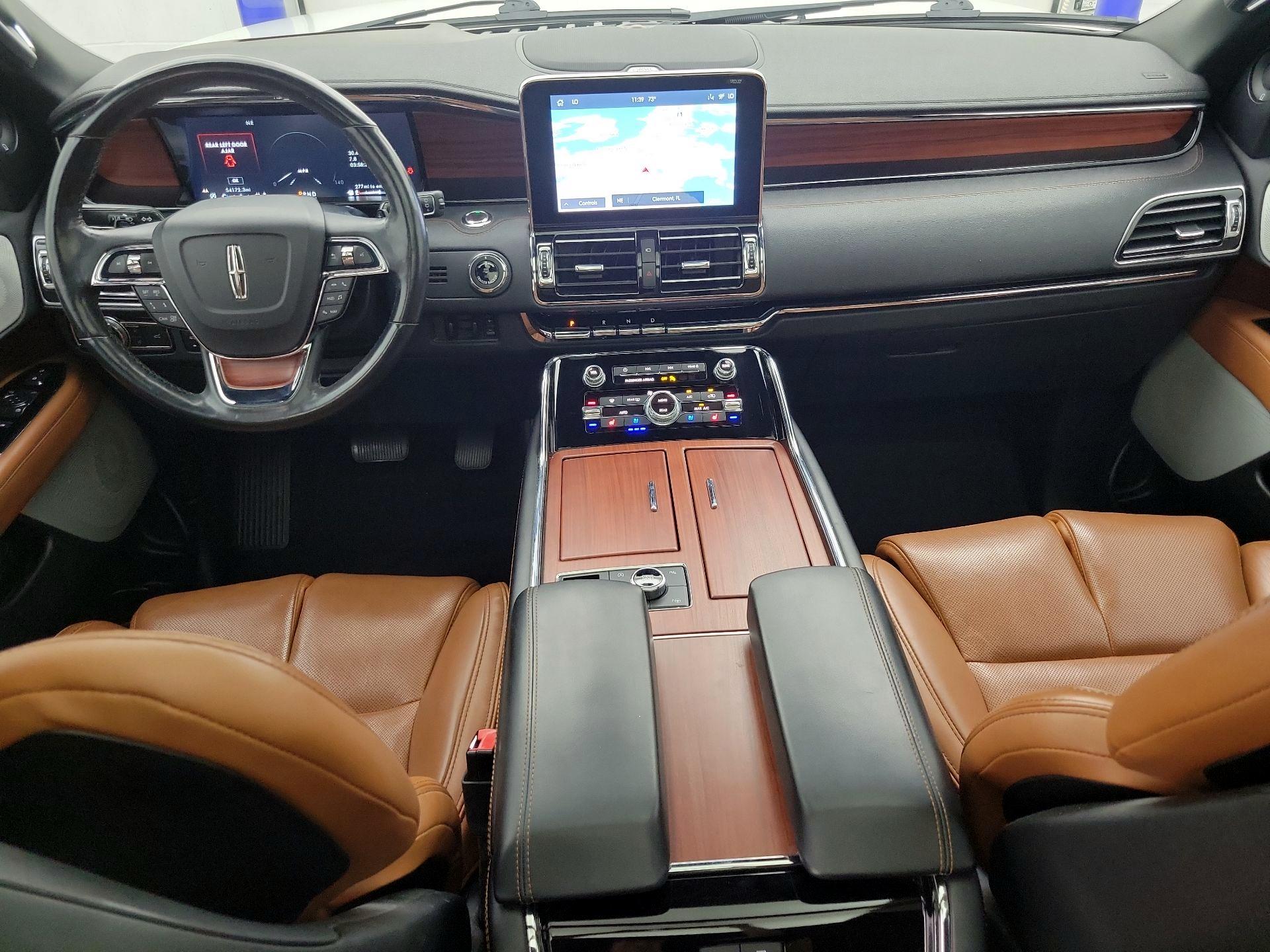 Thumbnail: 2021 Lincoln Navigator - 9