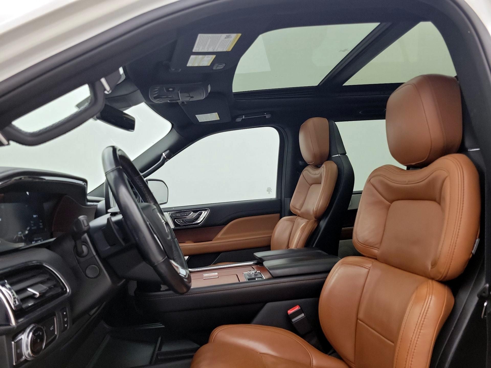 Thumbnail: 2021 Lincoln Navigator - 20