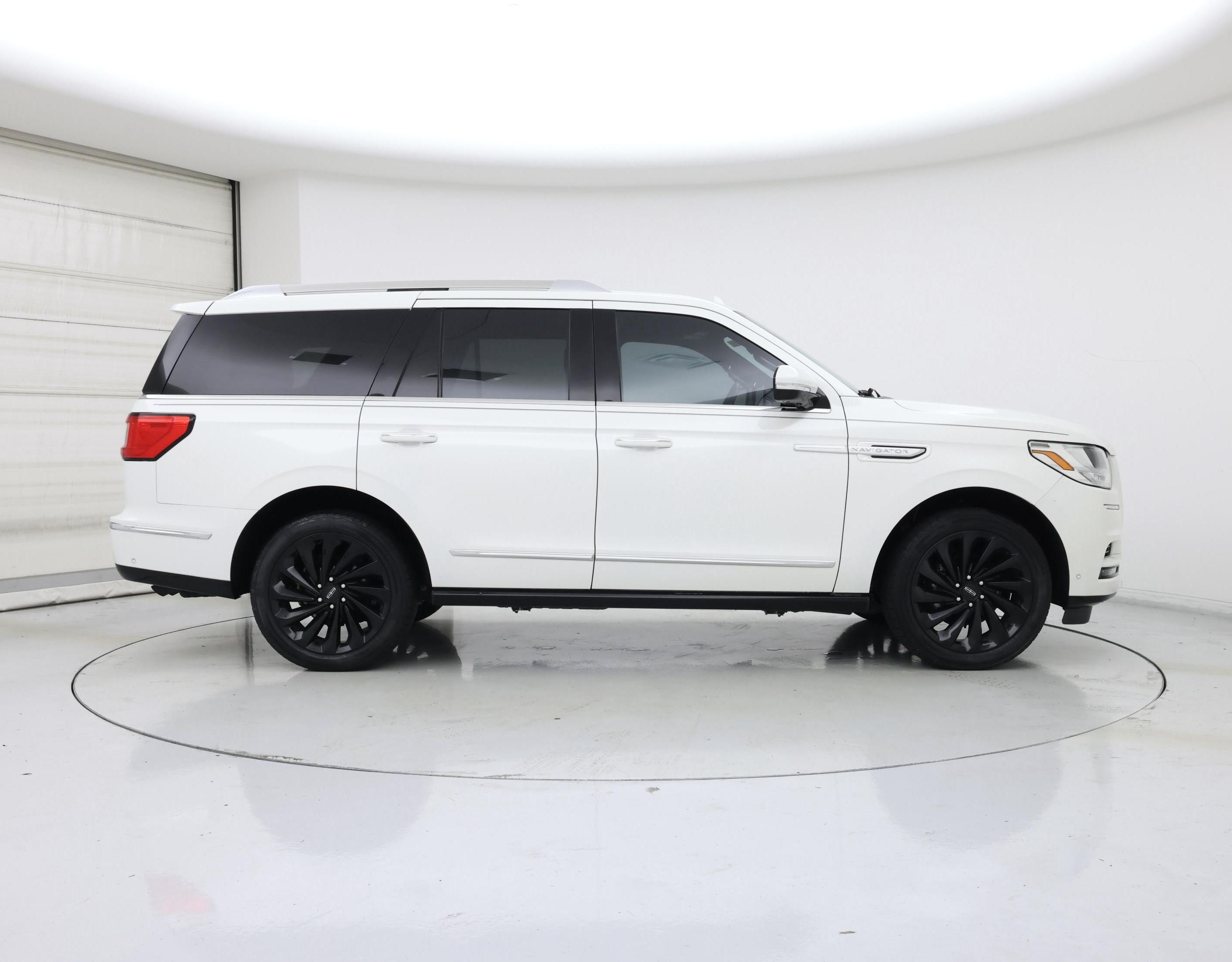 Thumbnail: 2021 Lincoln Navigator - 7