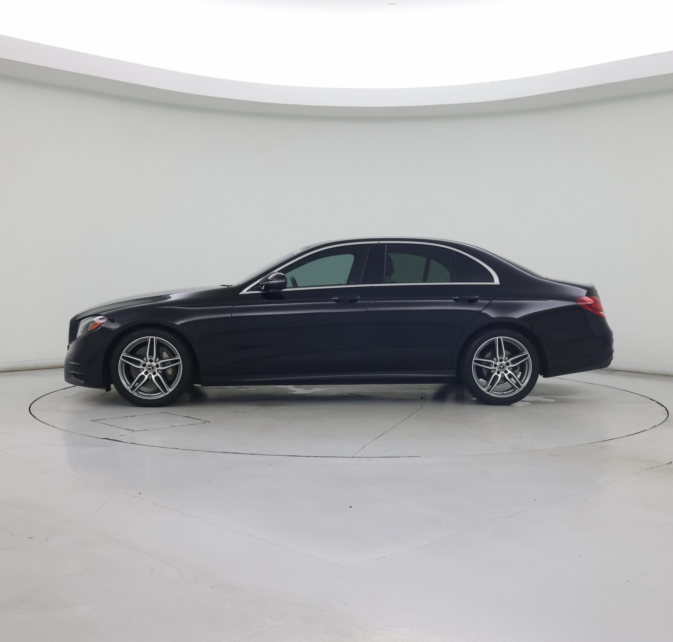 Thumbnail: 2018 Mercedes-Benz E-Class - 3