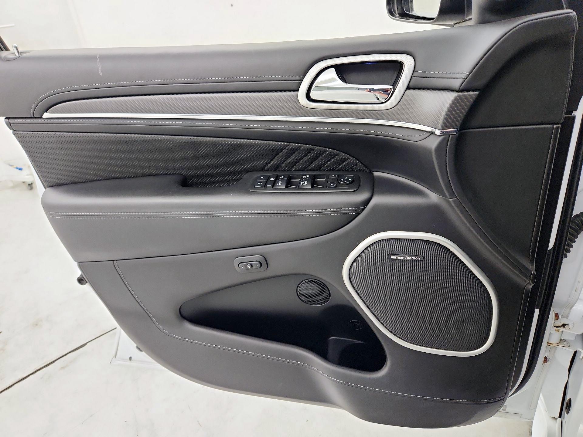 Thumbnail: 2018 Jeep Grand Cherokee - 12