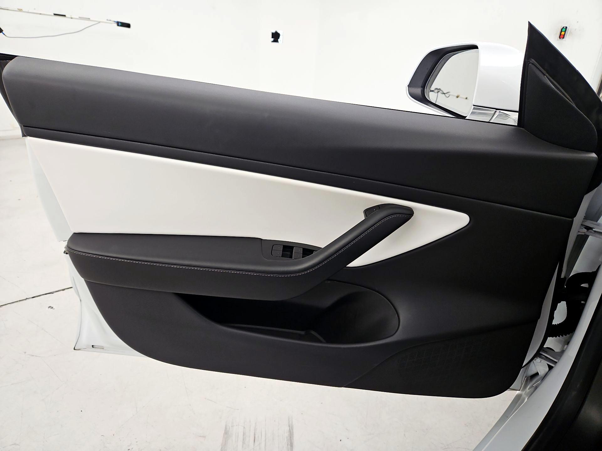 Thumbnail: 2020 Tesla Model 3 - 12
