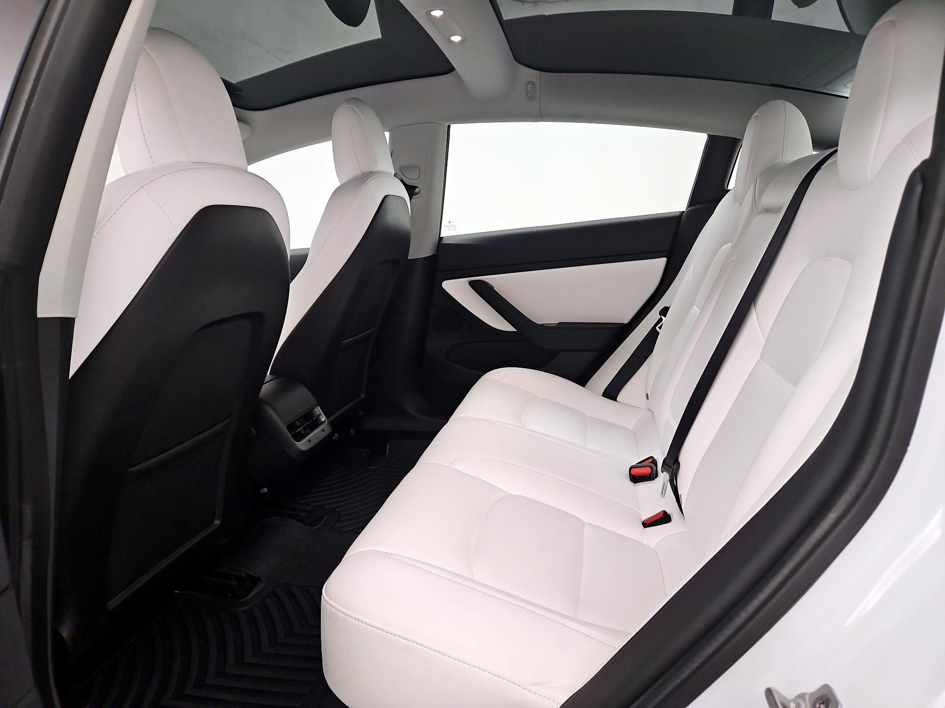 Thumbnail: 2020 Tesla Model 3 - 19