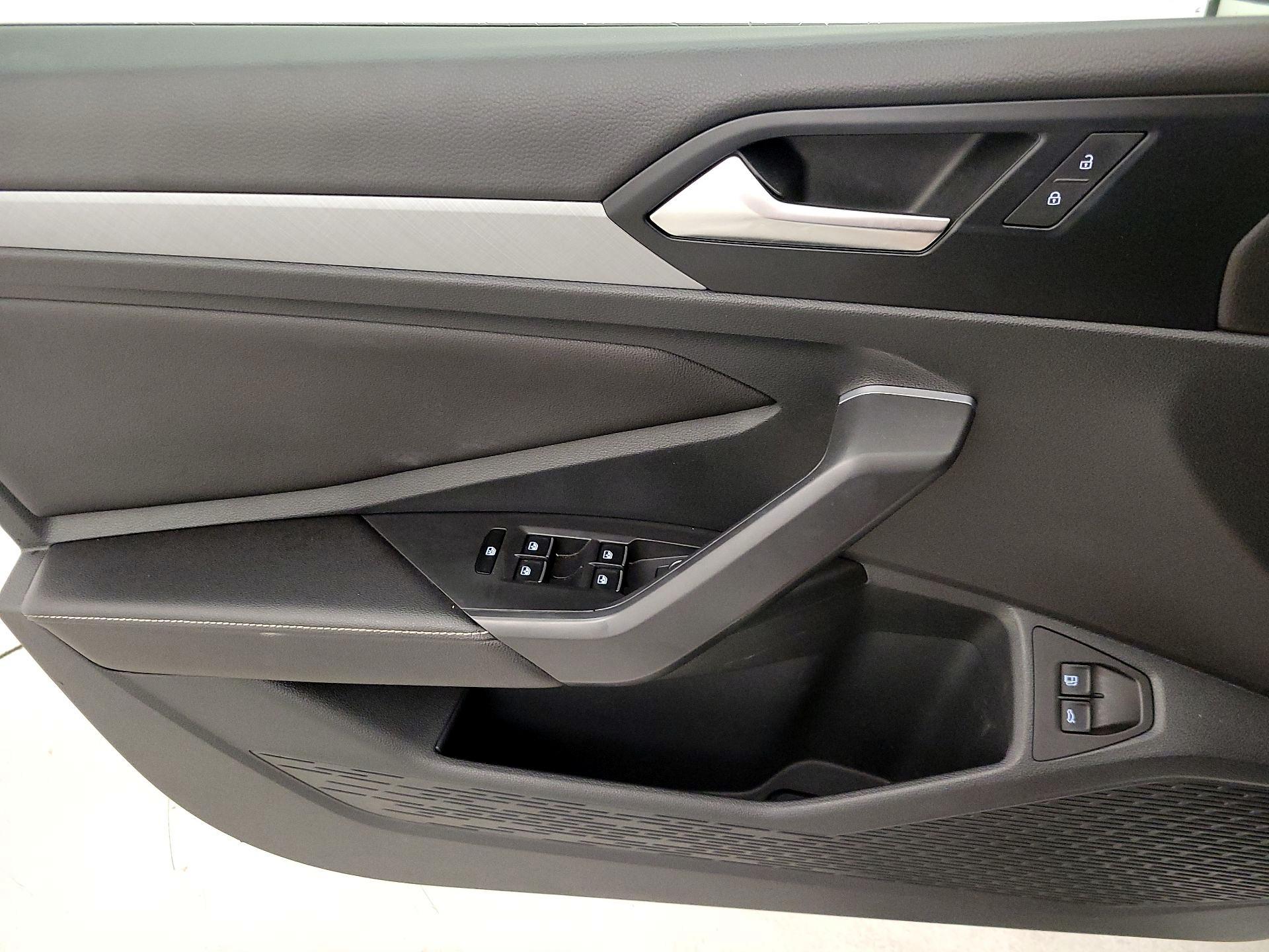 Thumbnail: 2023 Volkswagen Jetta - 12
