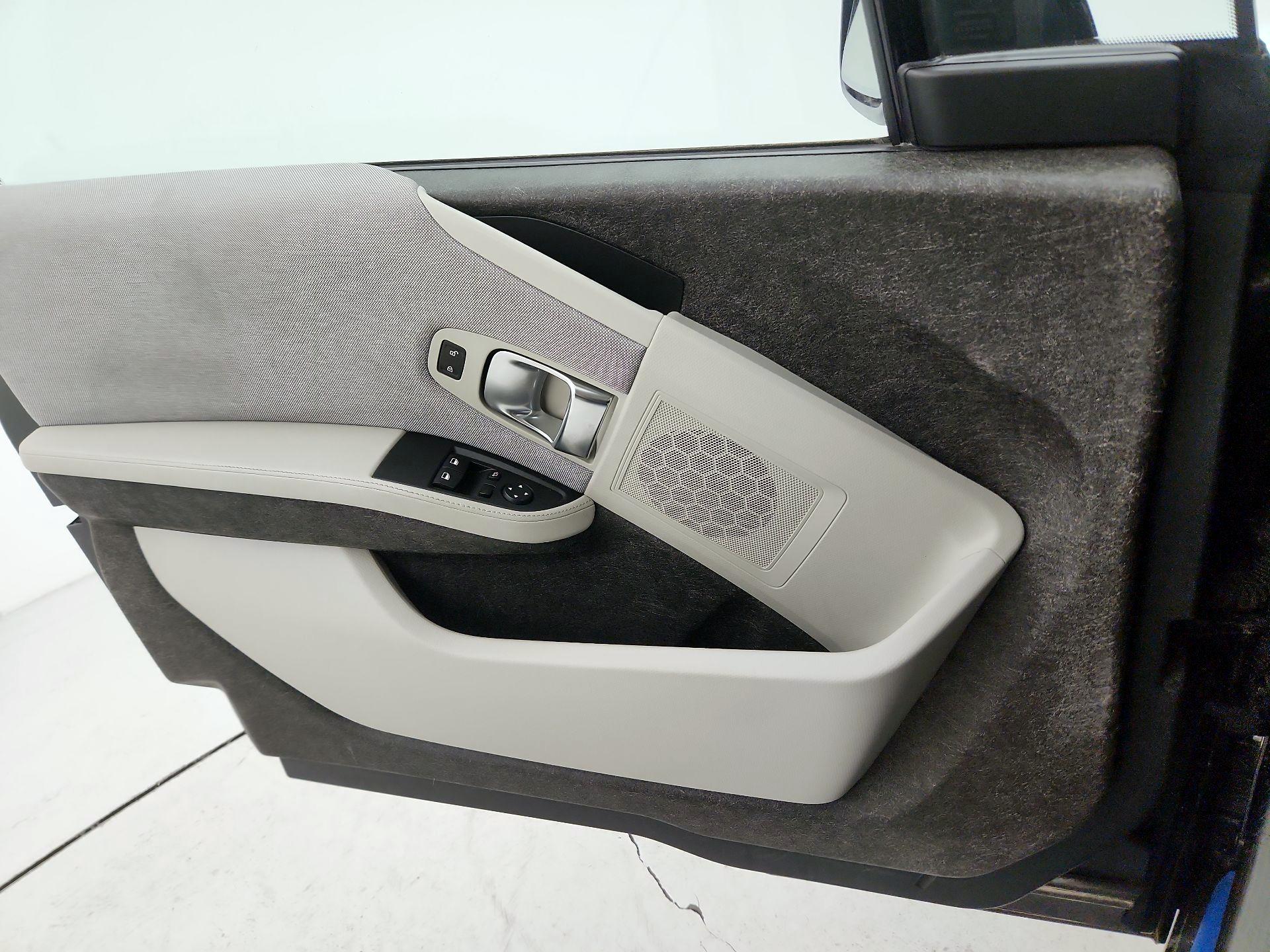 Thumbnail: 2017 BMW i3 - 12