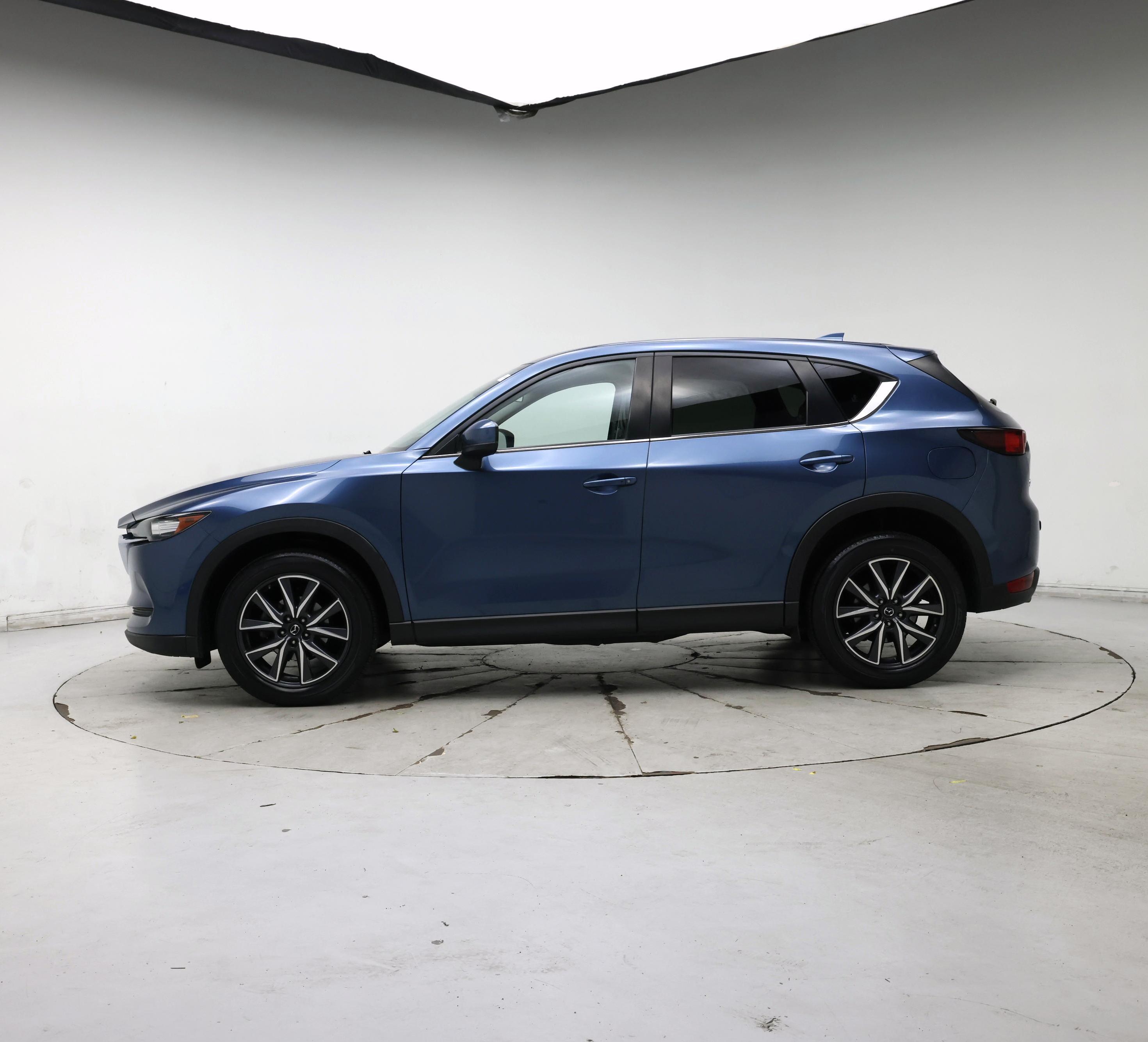 Thumbnail: 2018 Mazda CX-5 - 3