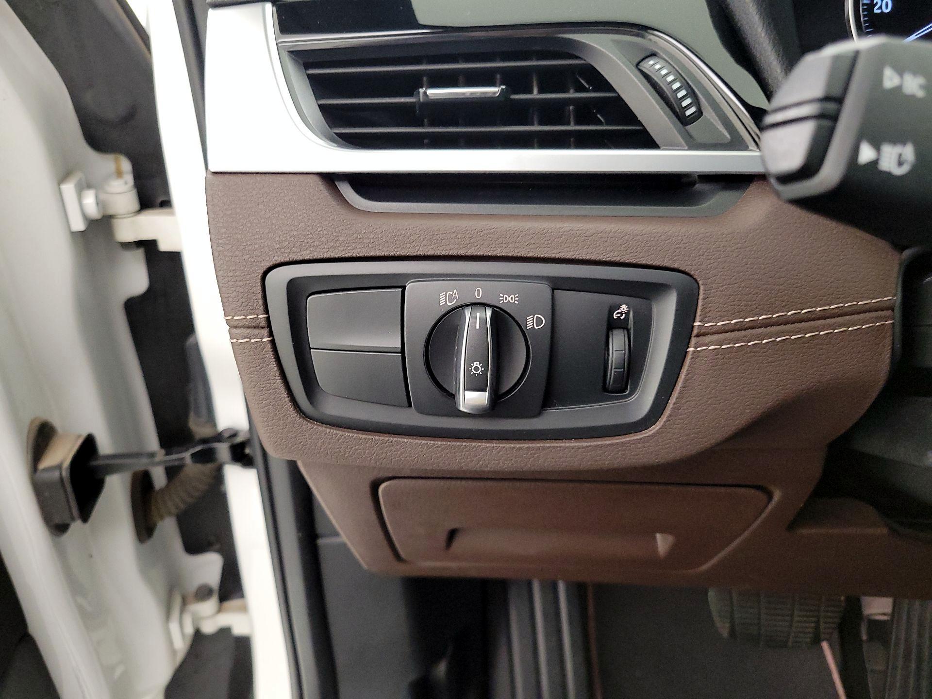Thumbnail: 2021 BMW X1 - 13