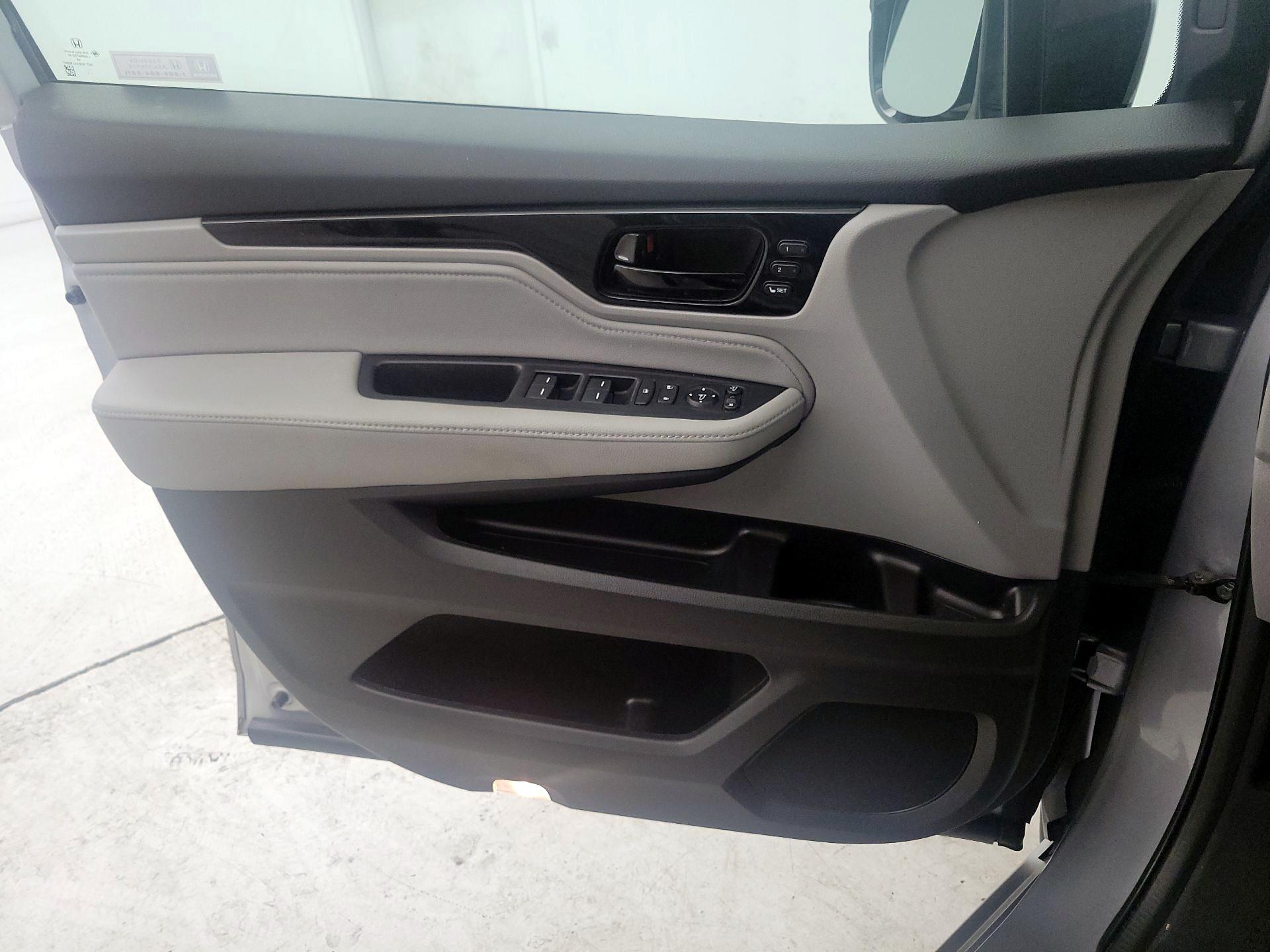 Thumbnail: 2022 Honda Odyssey - 10