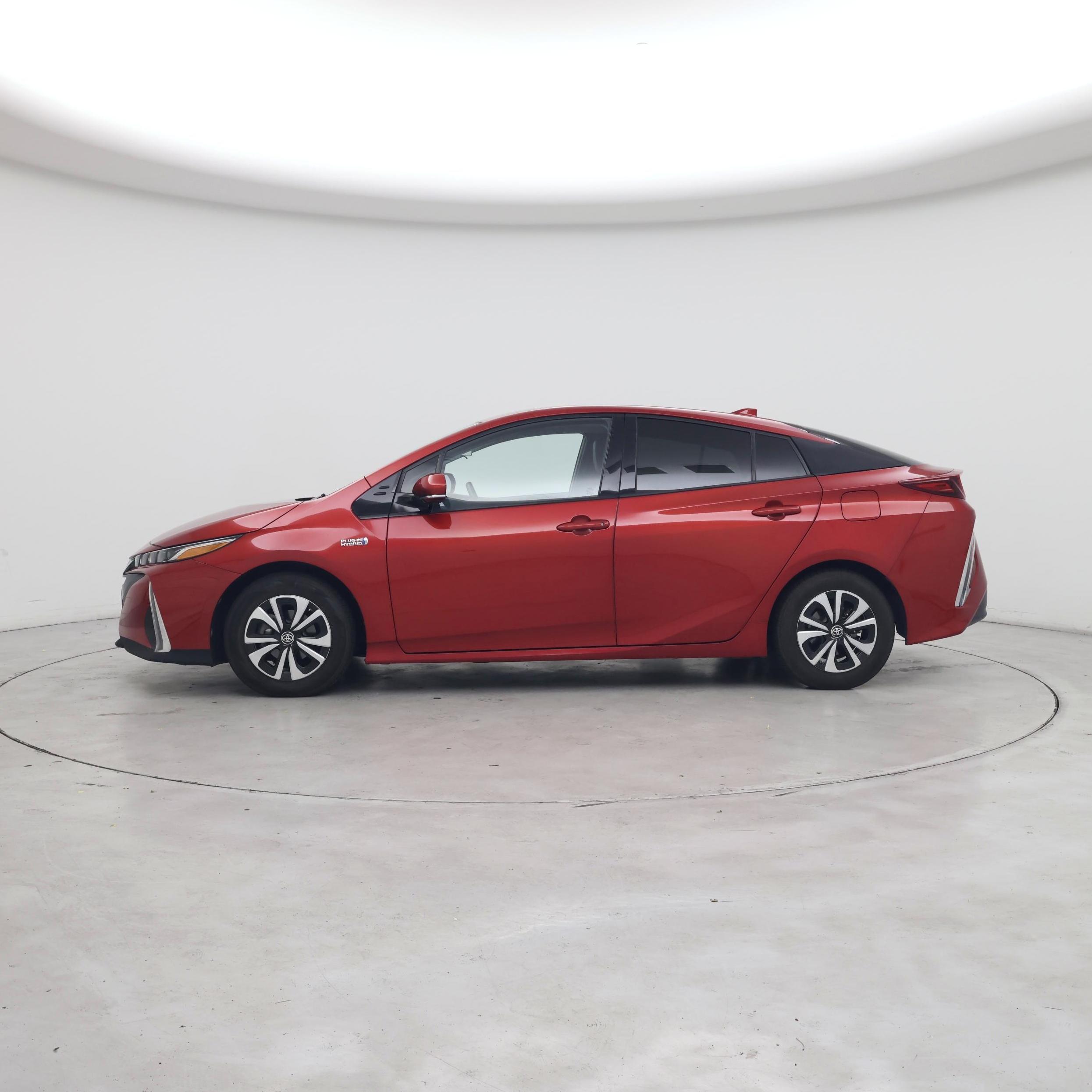 Thumbnail: 2017 Toyota Prius Prime - 3