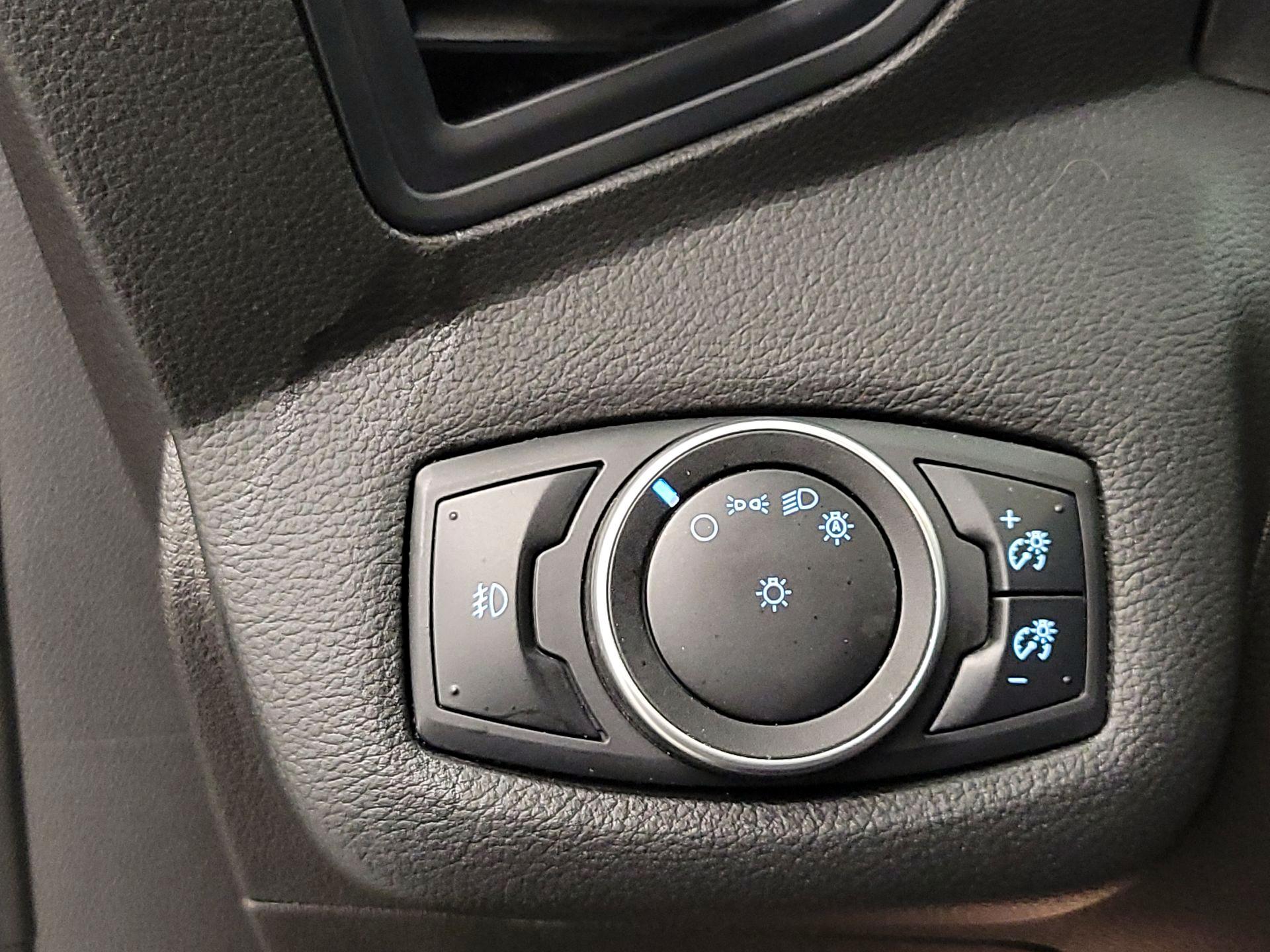 Thumbnail: 2015 Ford Escape - 13