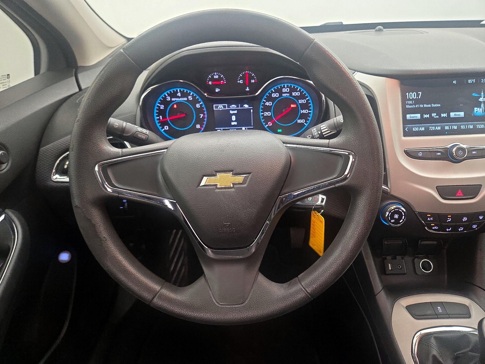 Thumbnail: 2017 Chevrolet Cruze - 10