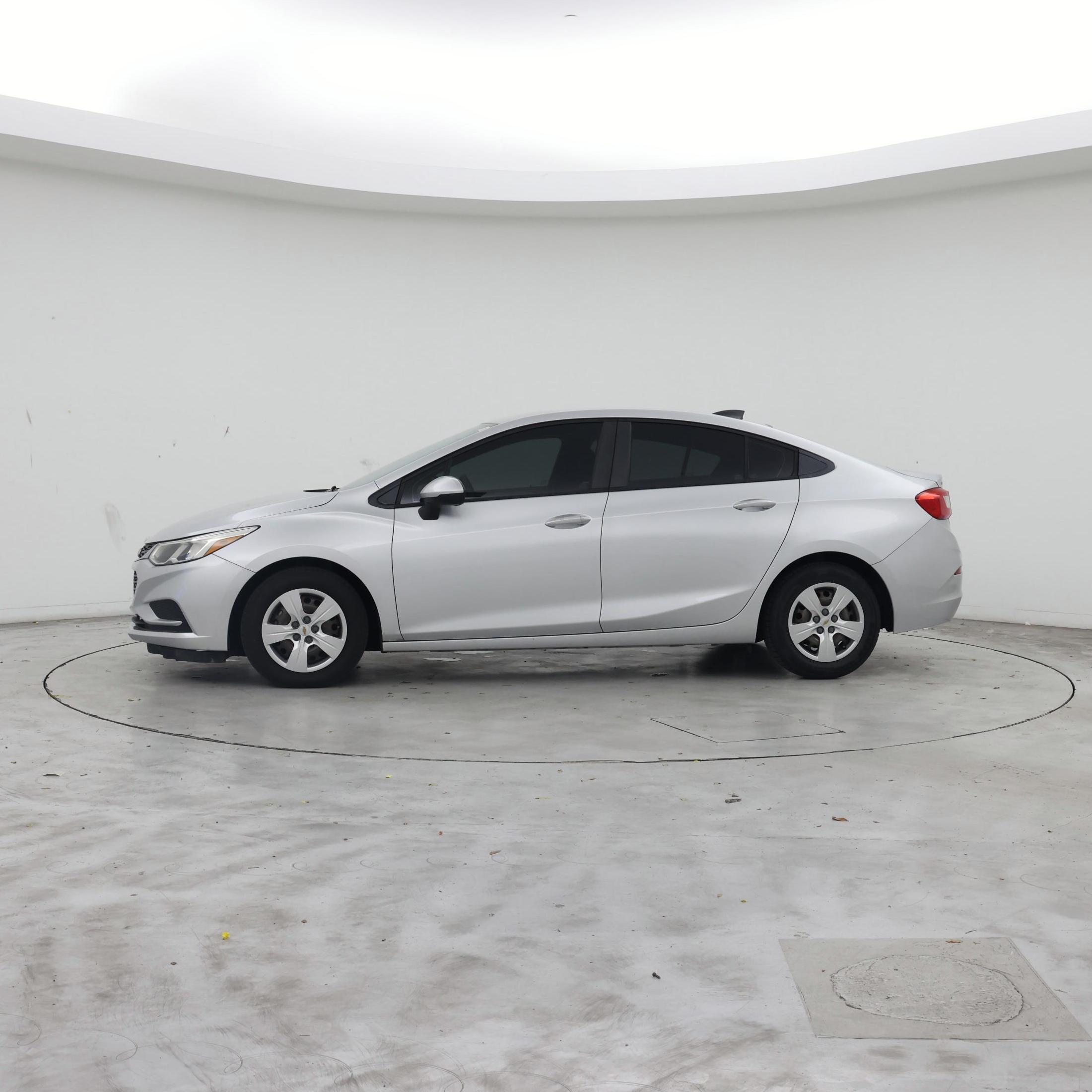 Thumbnail: 2017 Chevrolet Cruze - 3