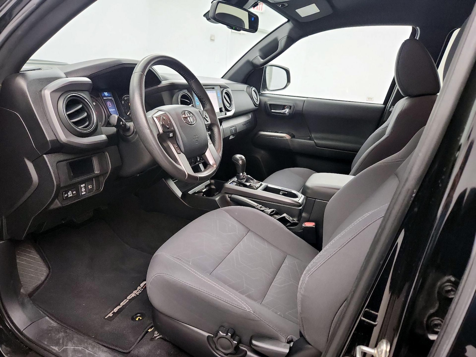 2018 Toyota Tacoma TRD Sport - Photo 12
