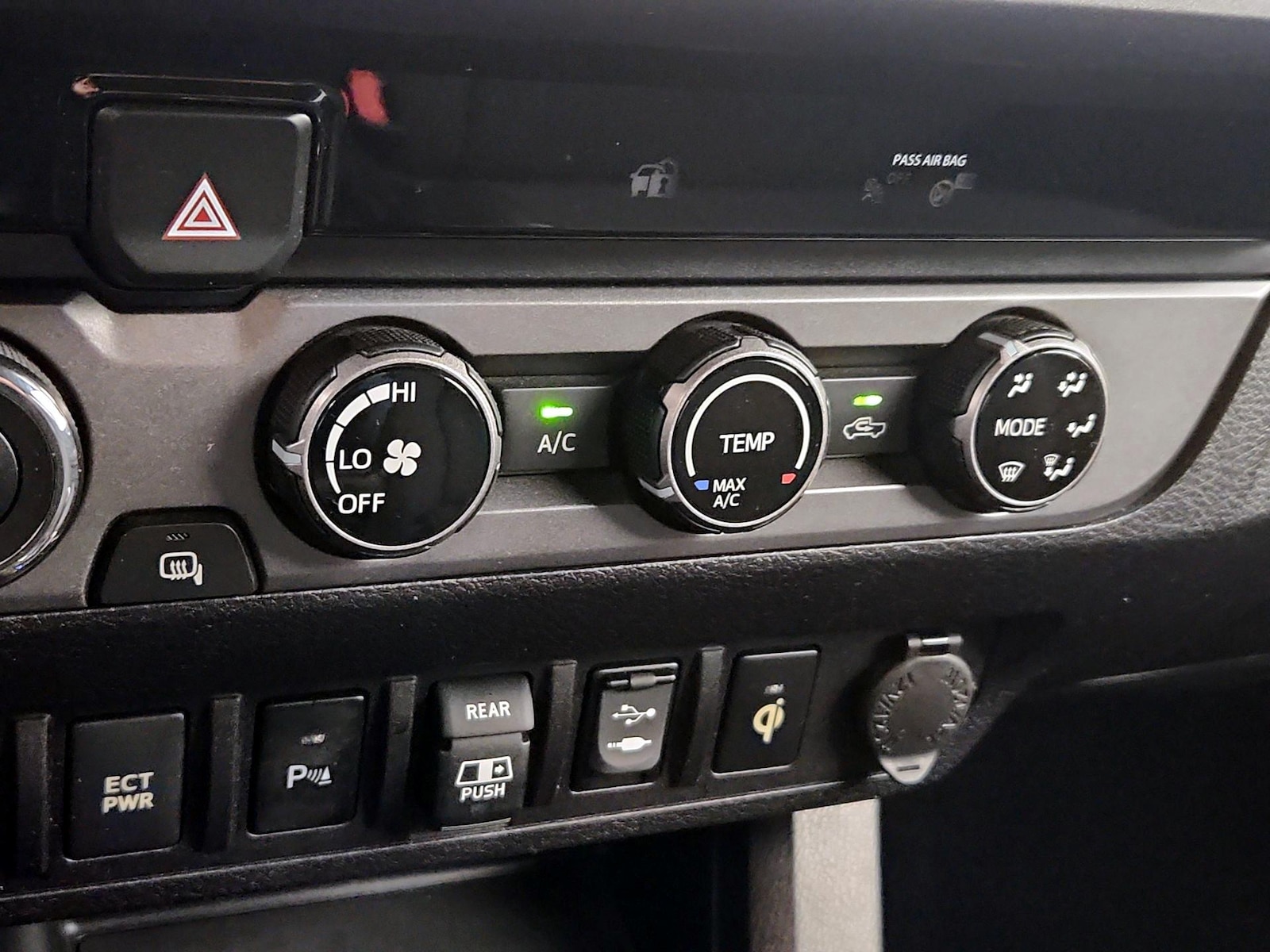 2018 Toyota Tacoma TRD Sport - Photo 18