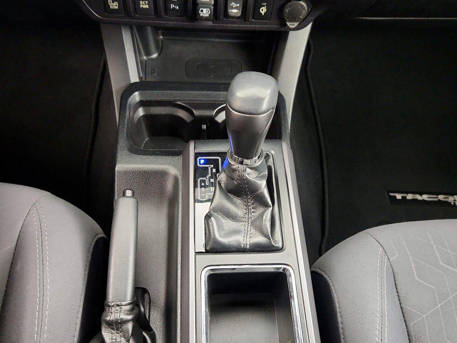 2018 Toyota Tacoma TRD Sport - Photo 19