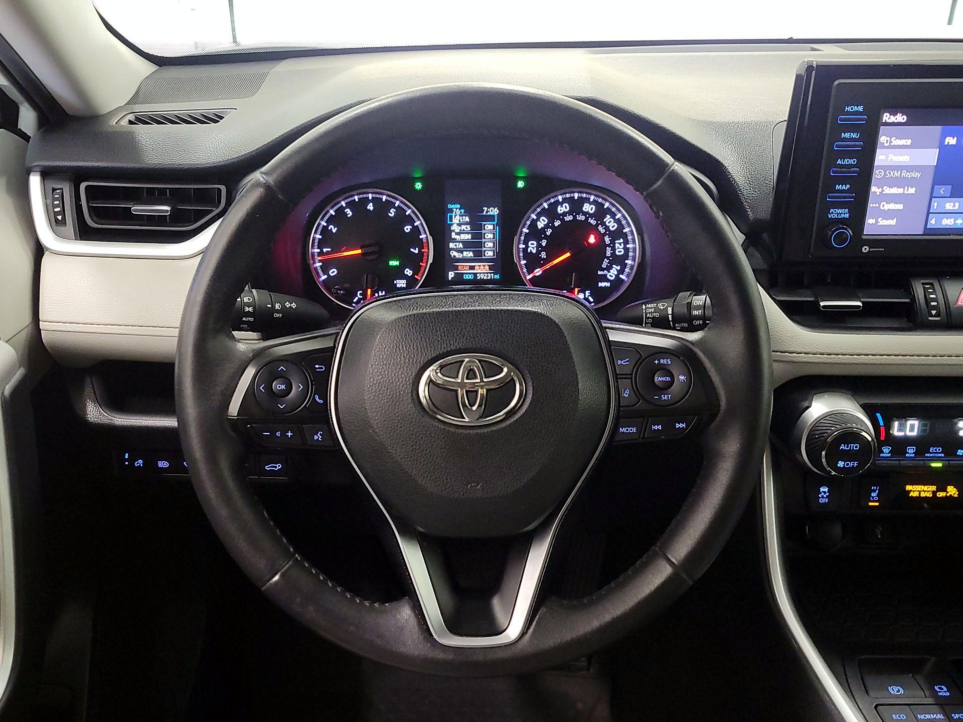 Thumbnail: 2020 Toyota RAV4 - 10