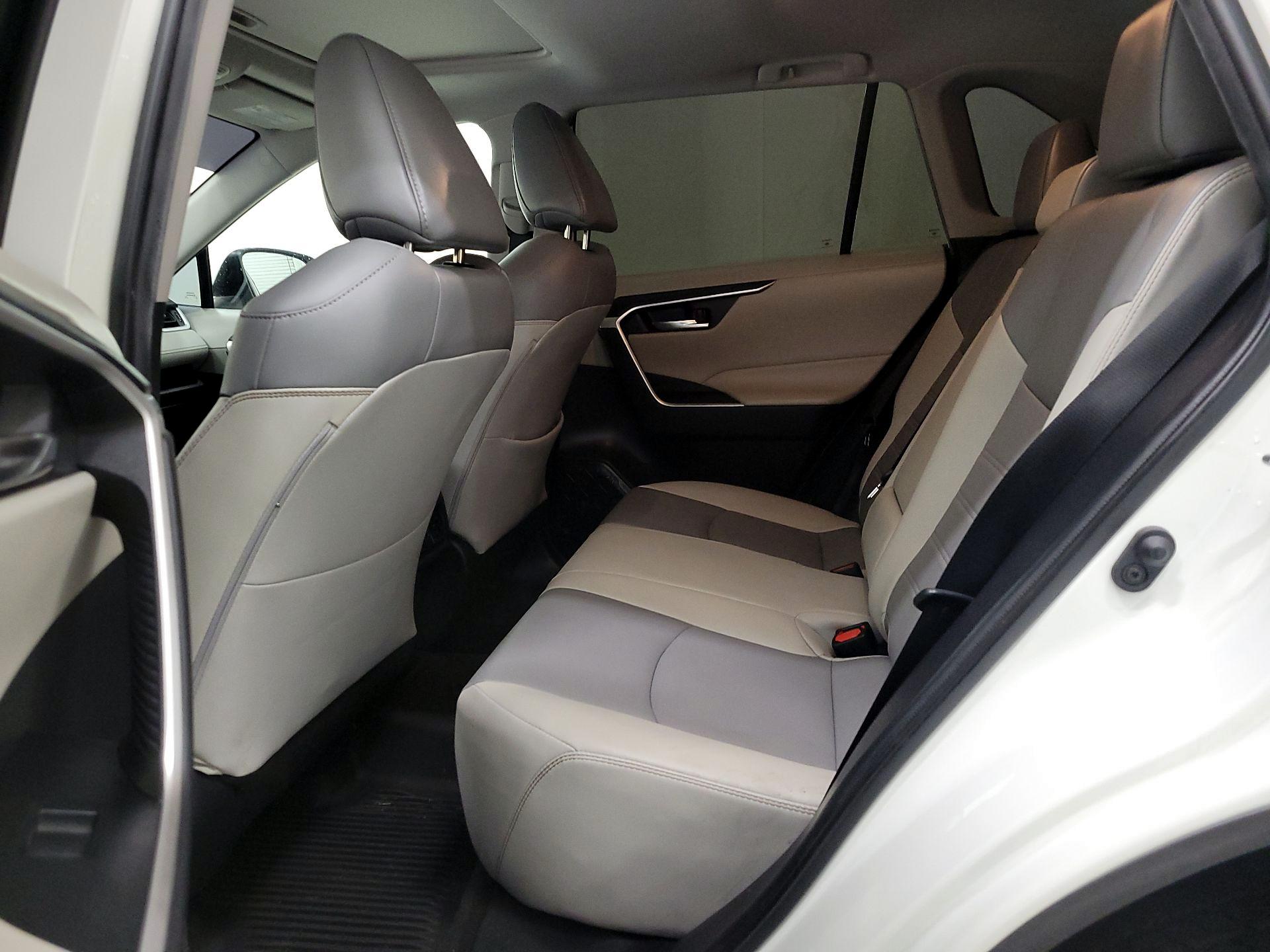 Thumbnail: 2020 Toyota RAV4 - 20