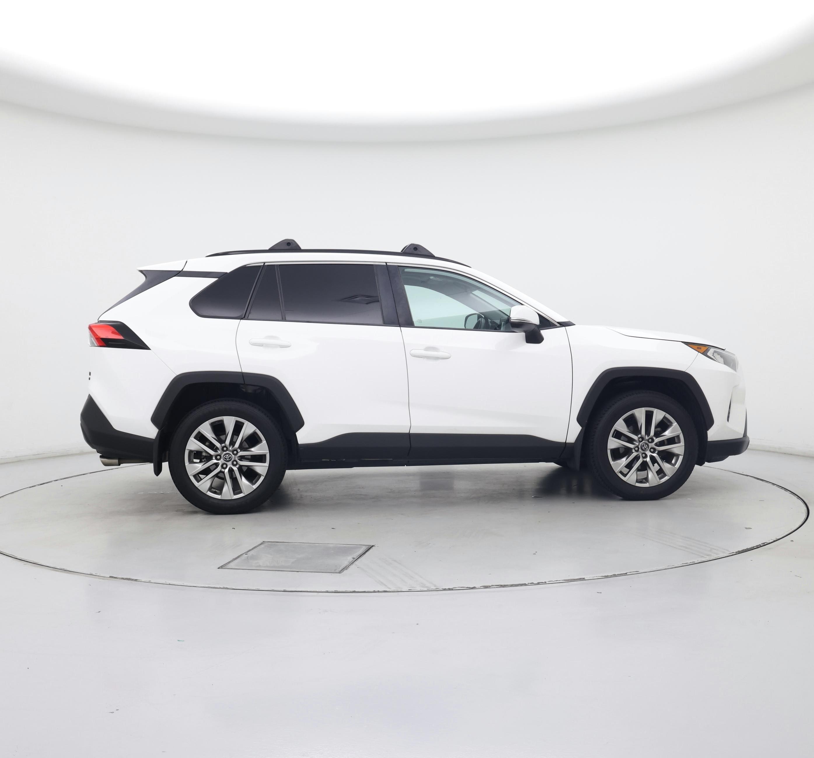 Thumbnail: 2020 Toyota RAV4 - 7