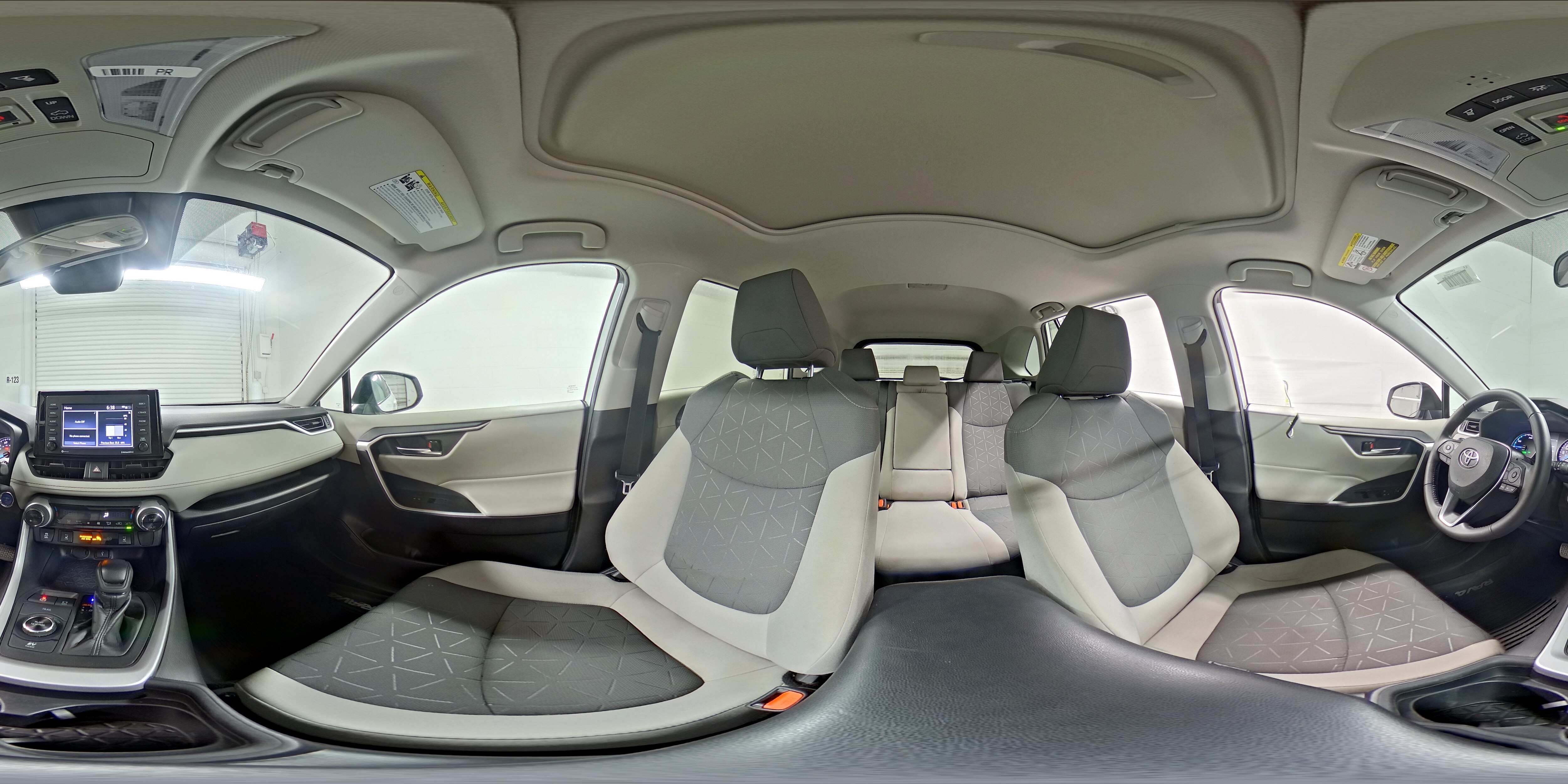 2020 Toyota RAV4 XLE - Photo 26