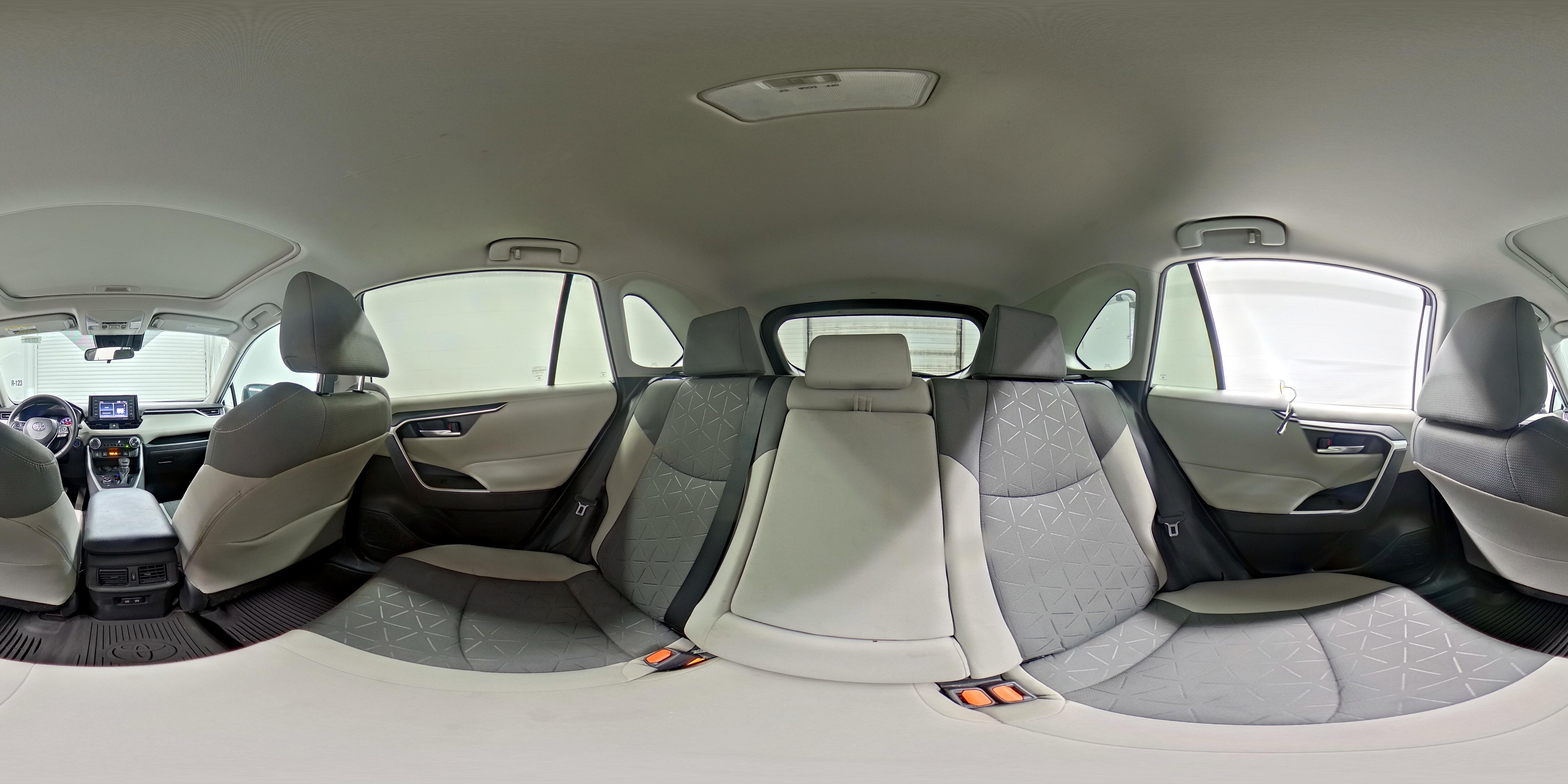 2020 Toyota RAV4 XLE - Photo 27