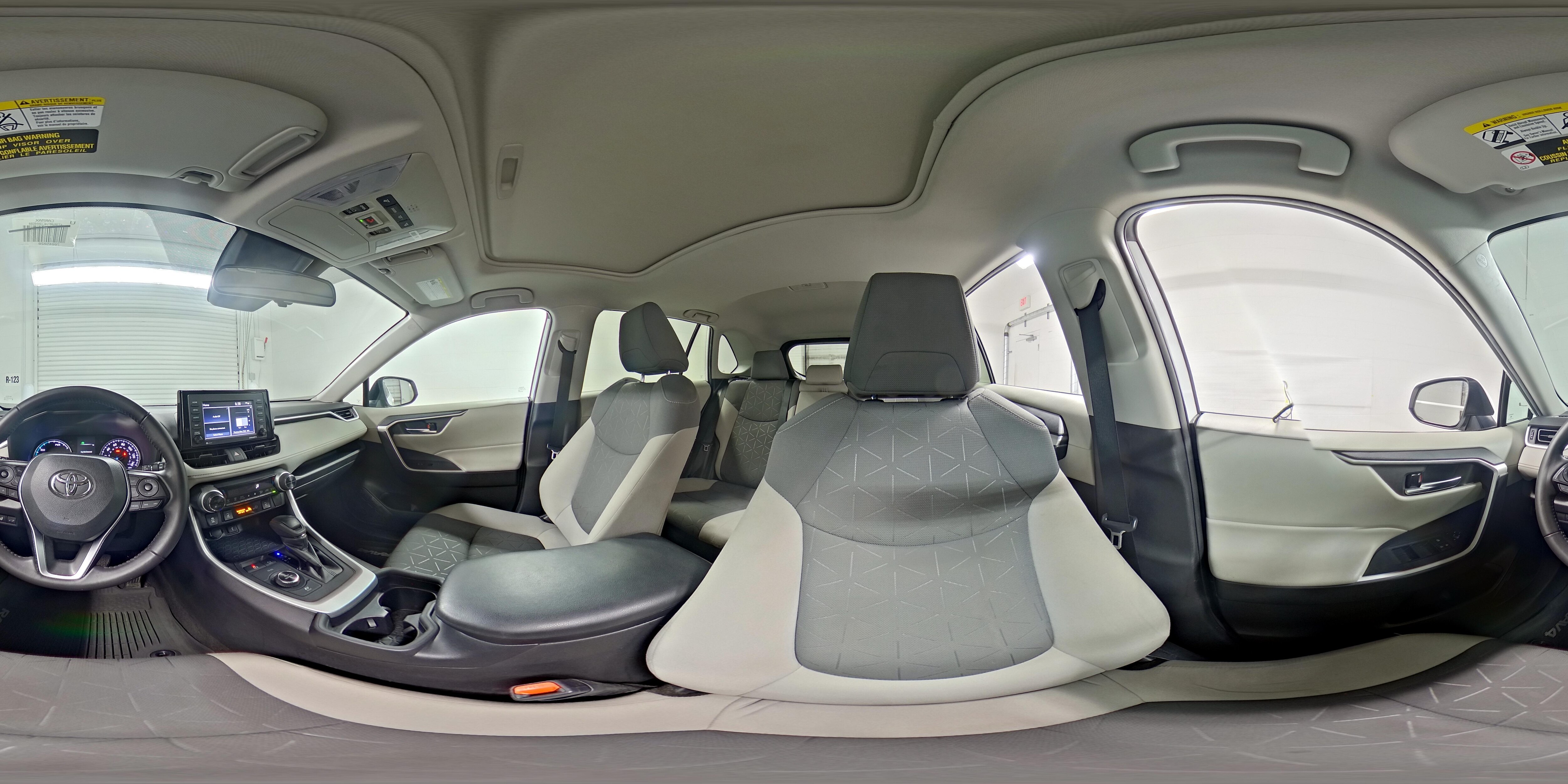 2020 Toyota RAV4 XLE - Photo 28