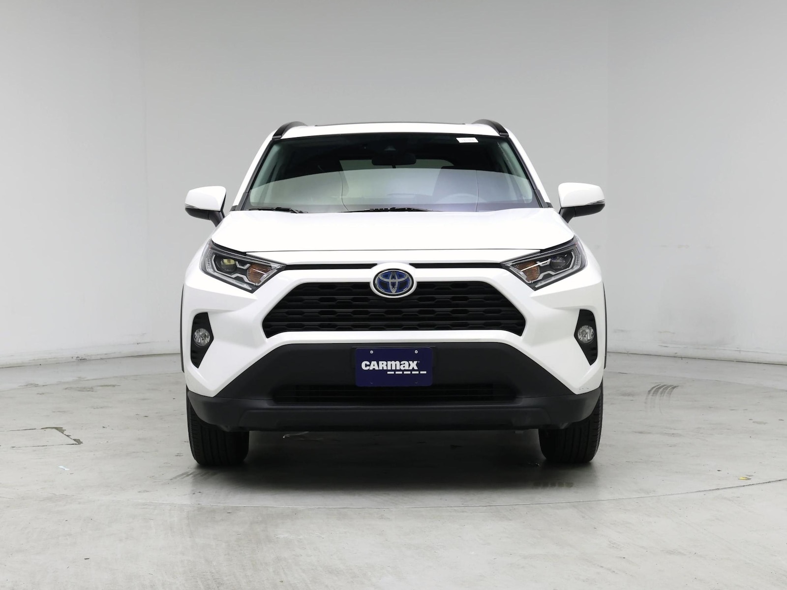 2020 Toyota RAV4 XLE - Photo 6