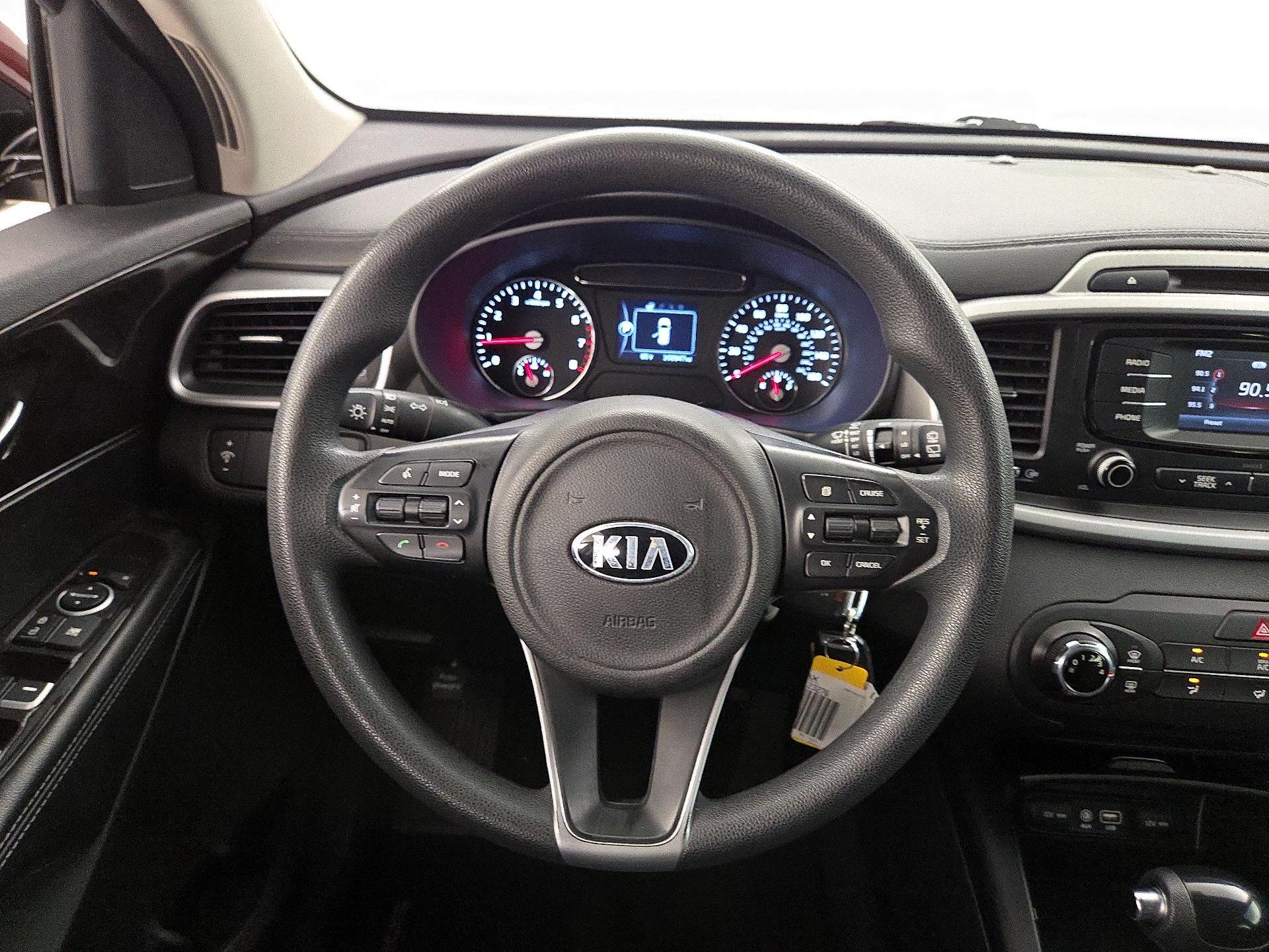 Thumbnail: 2016 Kia Sorento - 10
