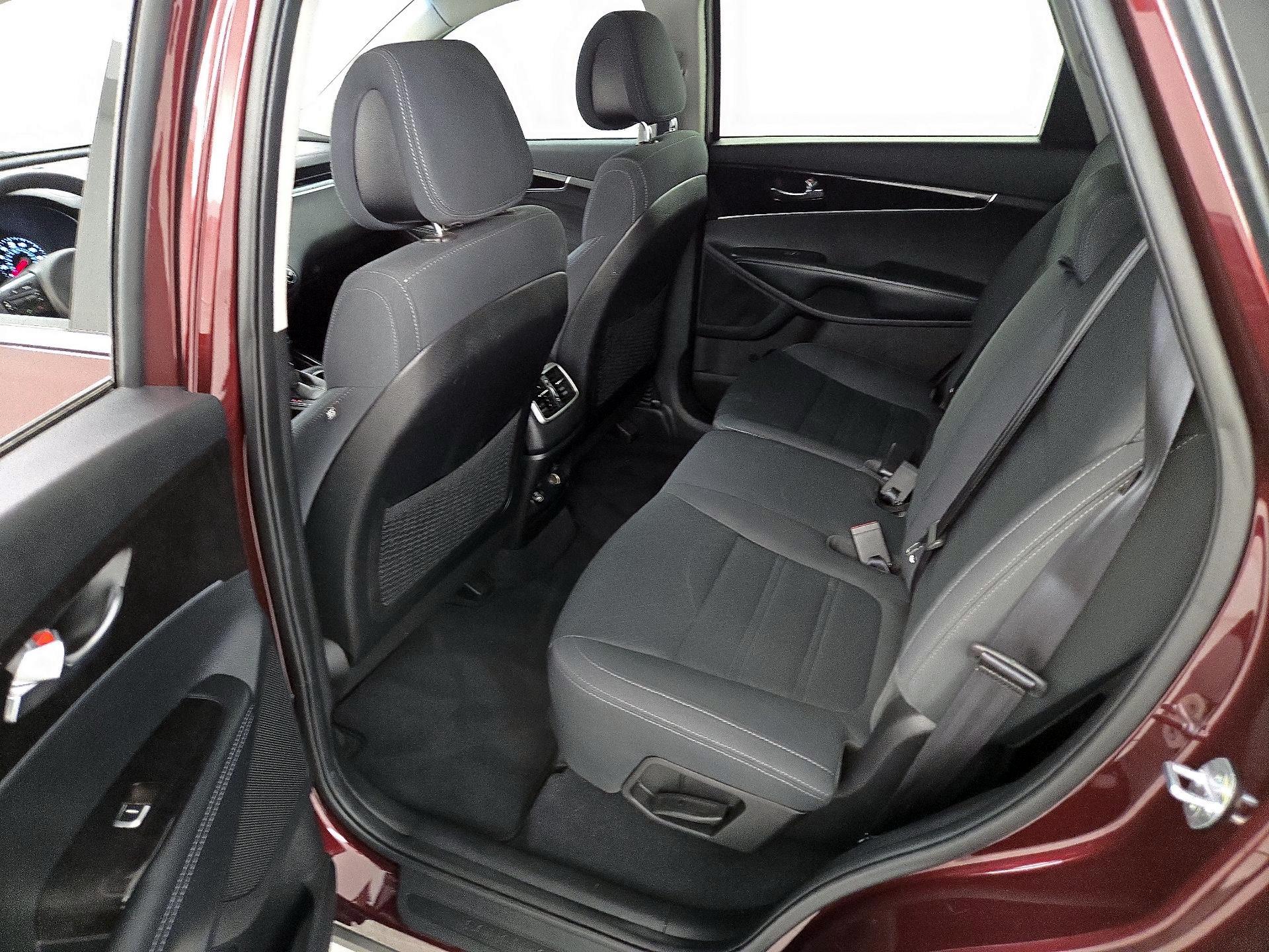 Thumbnail: 2016 Kia Sorento - 19