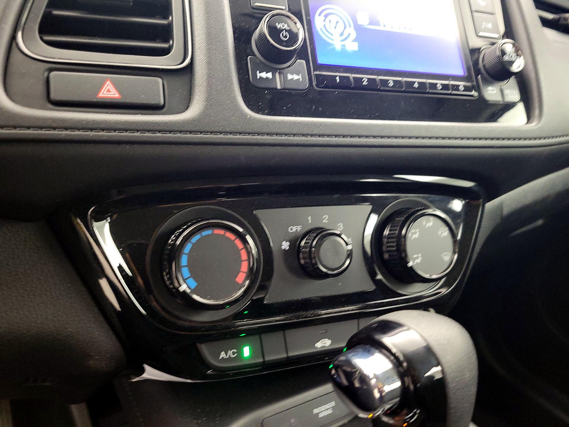 Thumbnail: 2019 Honda HR-V - 16