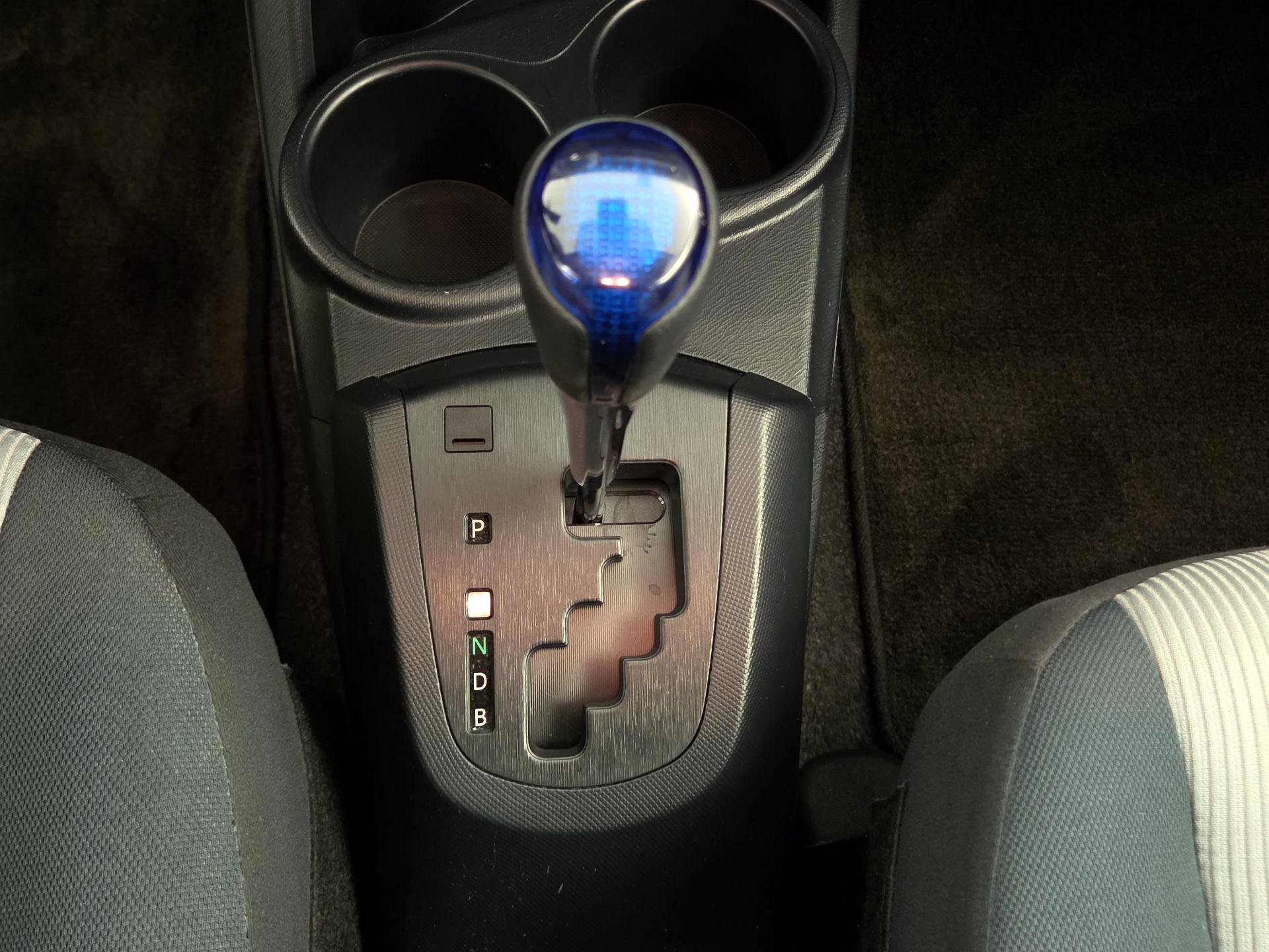 Thumbnail: 2017 Toyota Prius c - 17