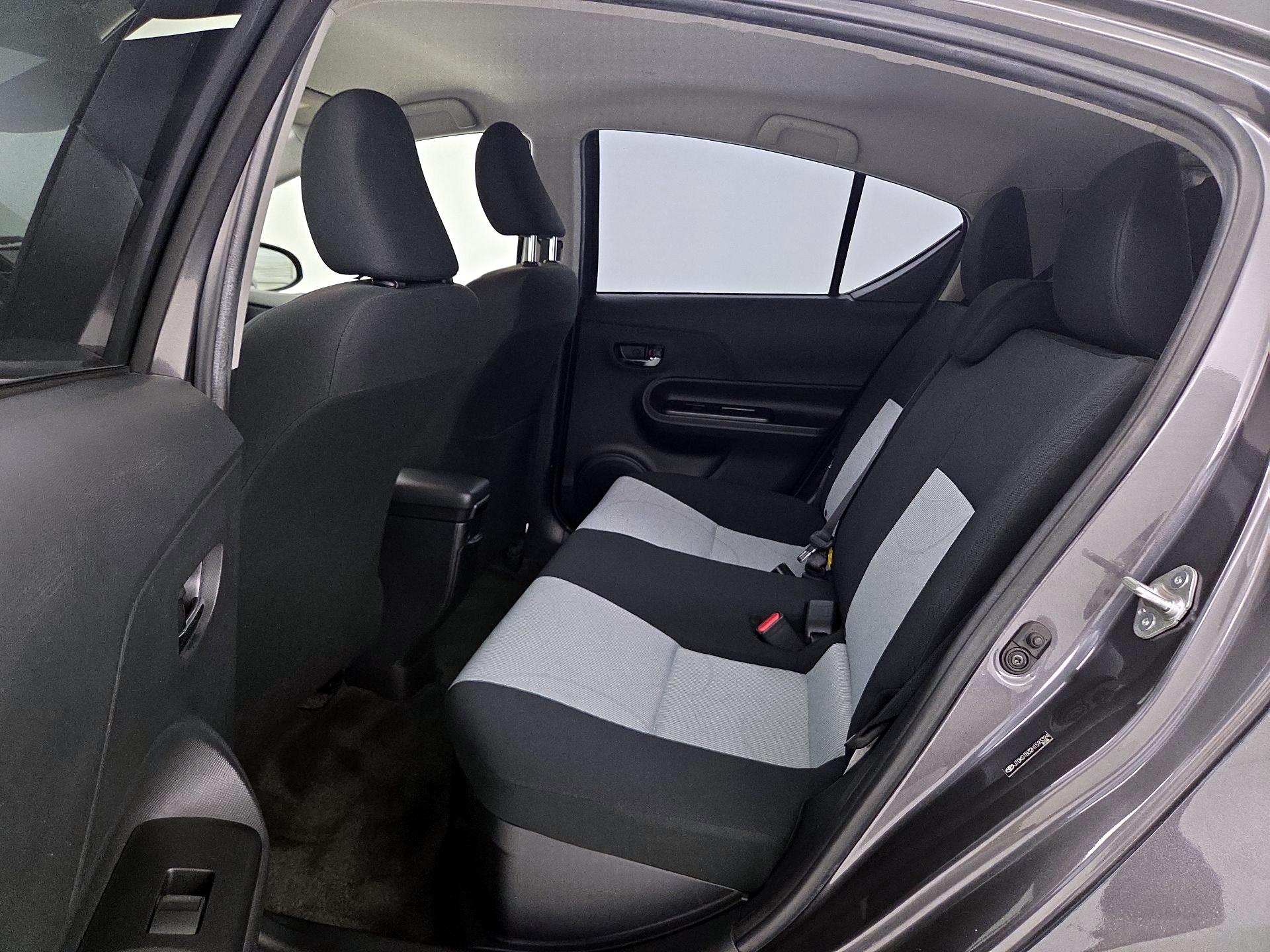Thumbnail: 2017 Toyota Prius c - 19