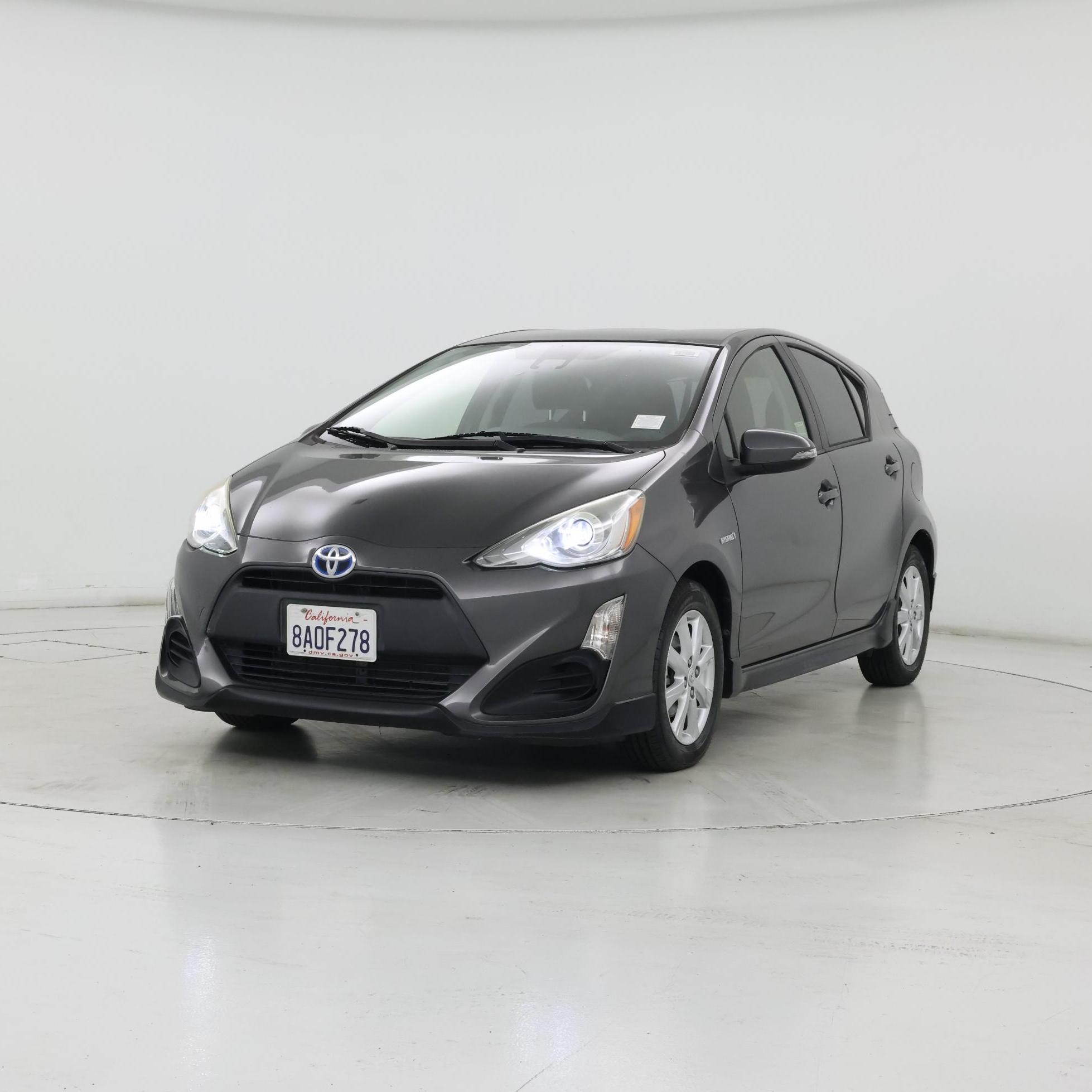 Thumbnail: 2017 Toyota Prius c - 4