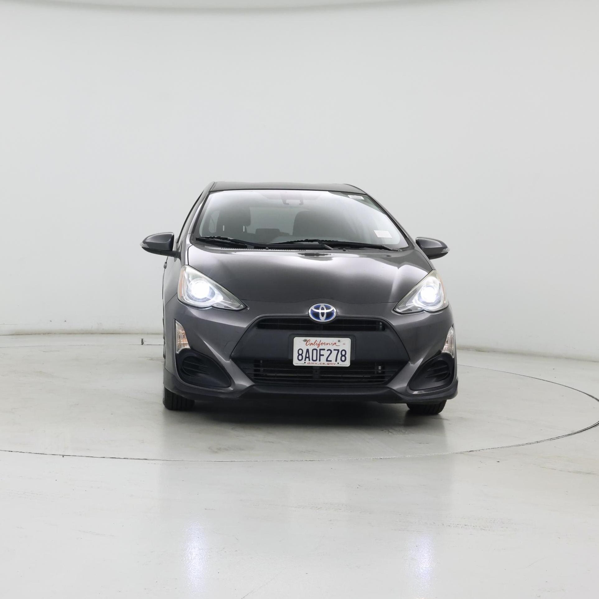 Thumbnail: 2017 Toyota Prius c - 5