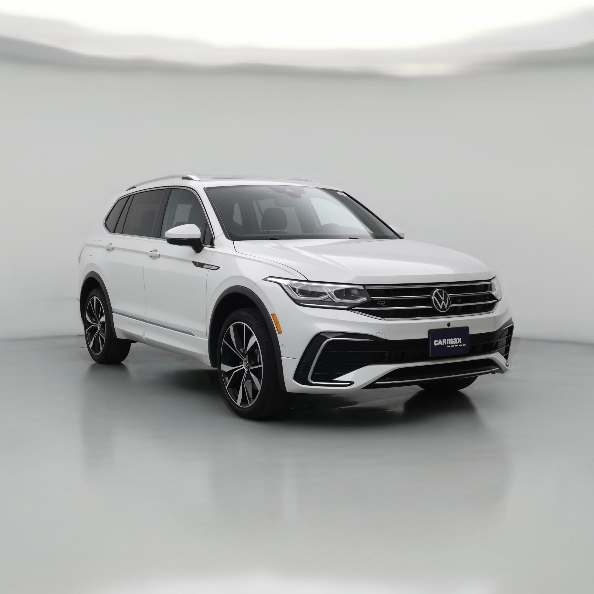 Thumbnail: 2023 Volkswagen Tiguan - 1