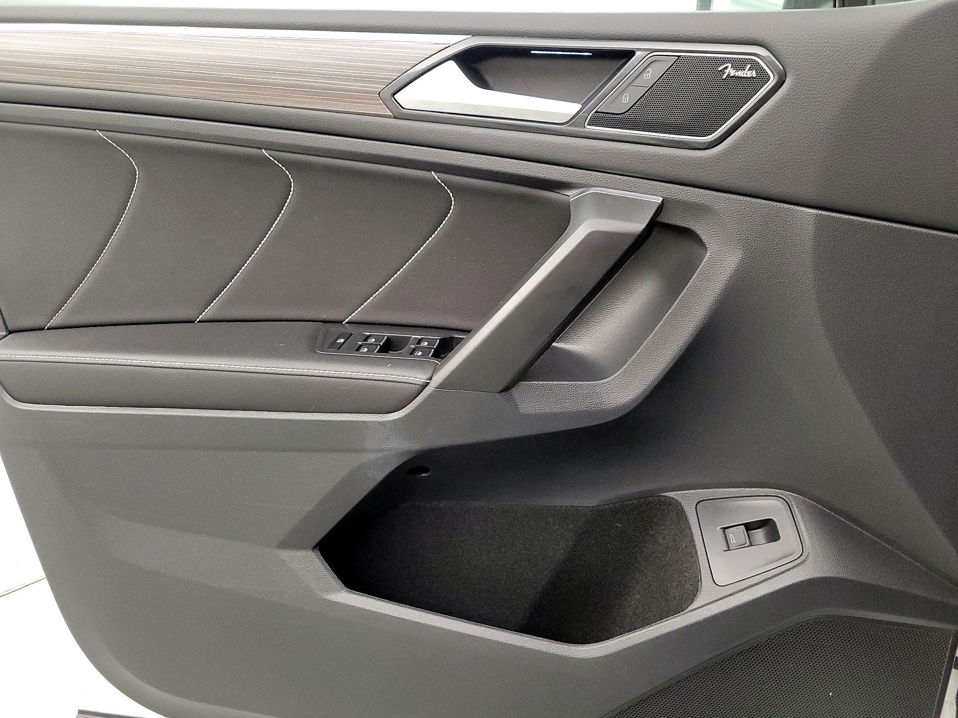 Thumbnail: 2023 Volkswagen Tiguan - 12