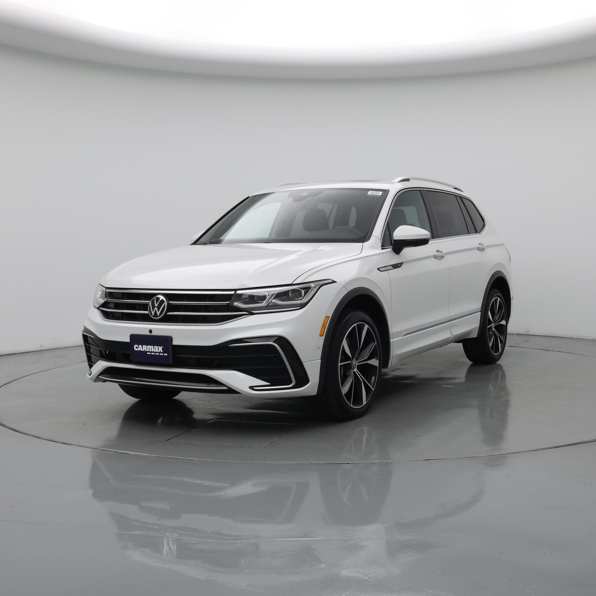 Thumbnail: 2023 Volkswagen Tiguan - 4