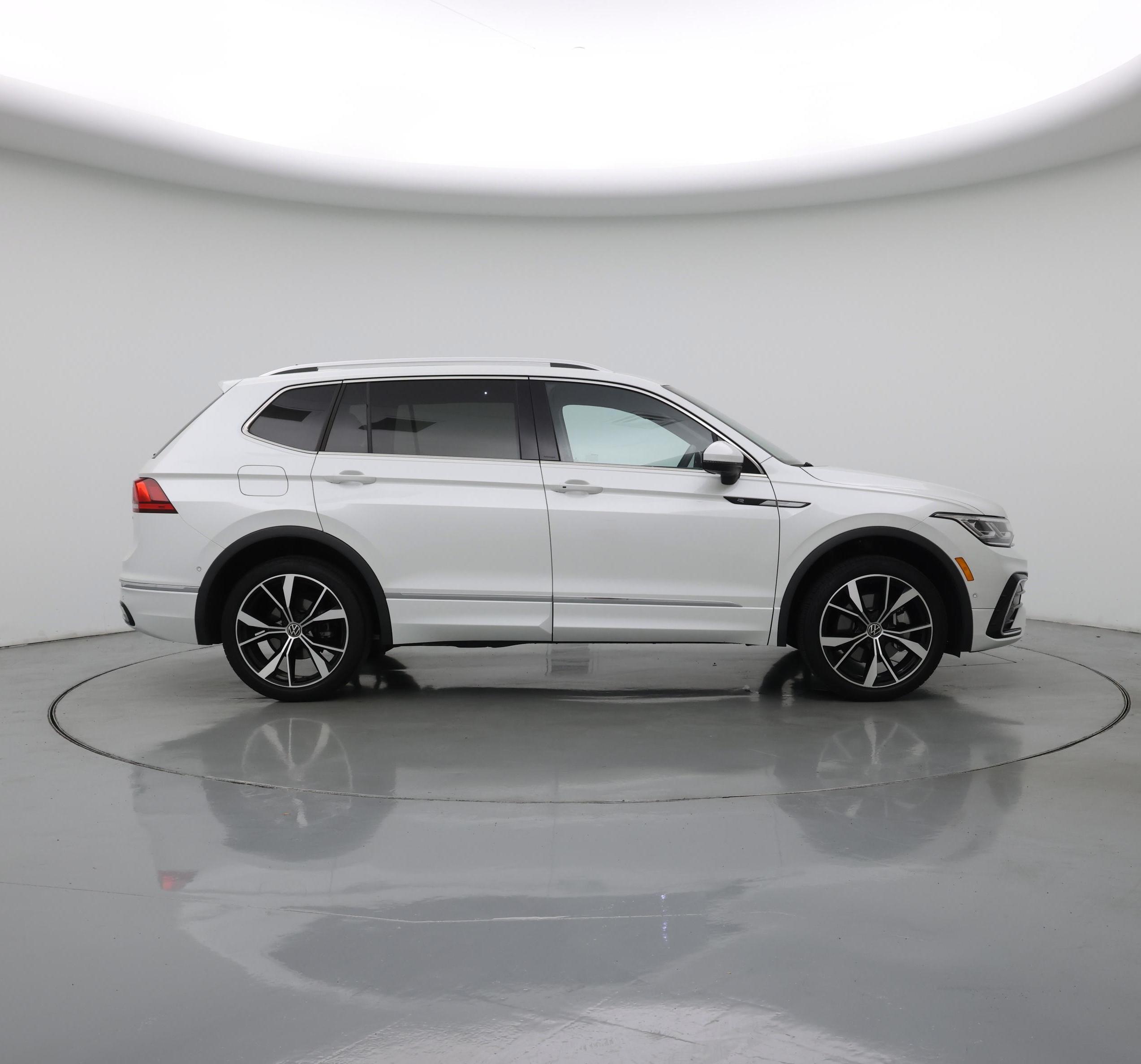 Thumbnail: 2023 Volkswagen Tiguan - 7