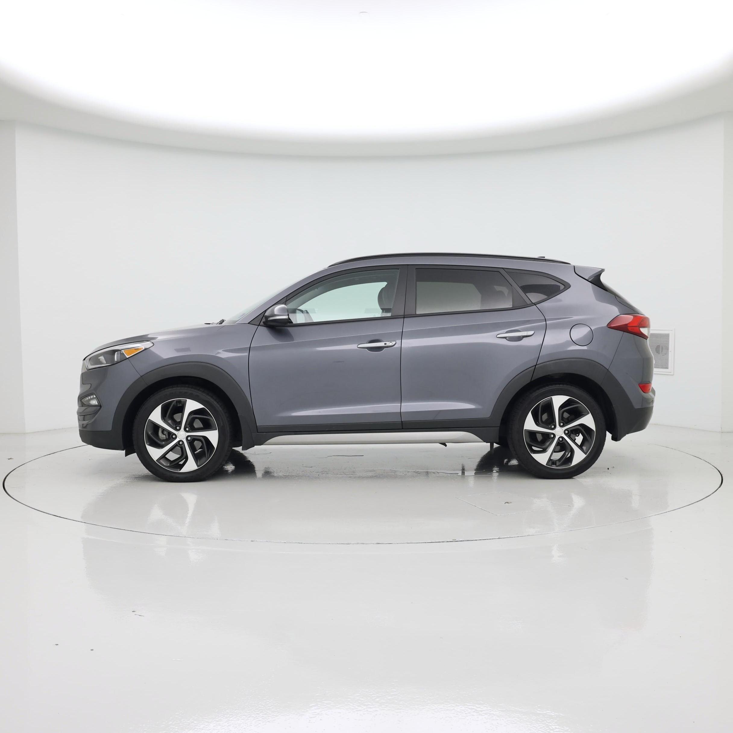 Thumbnail: 2017 Hyundai Tucson - 3