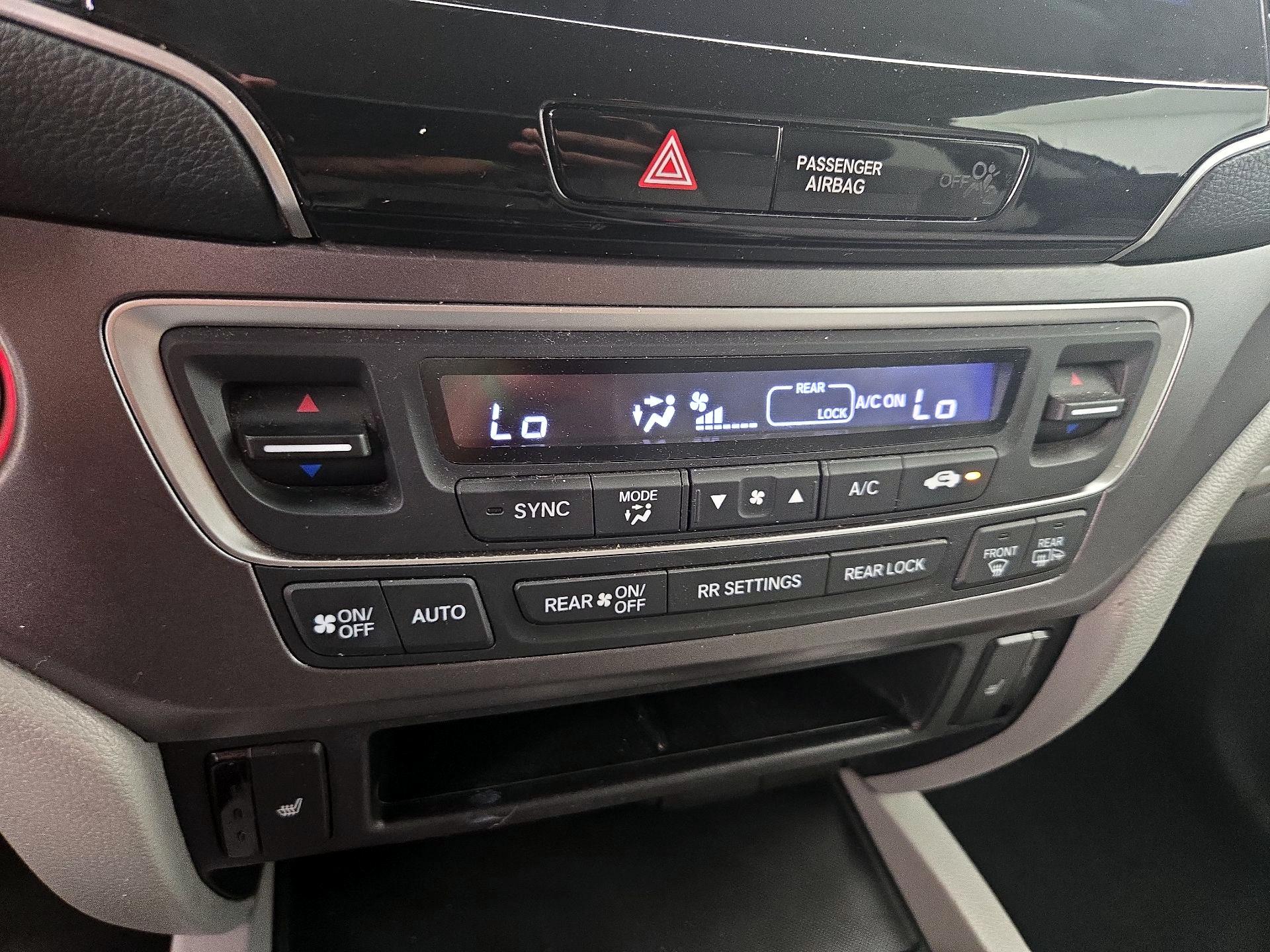 Thumbnail: 2019 Honda Pilot - 16