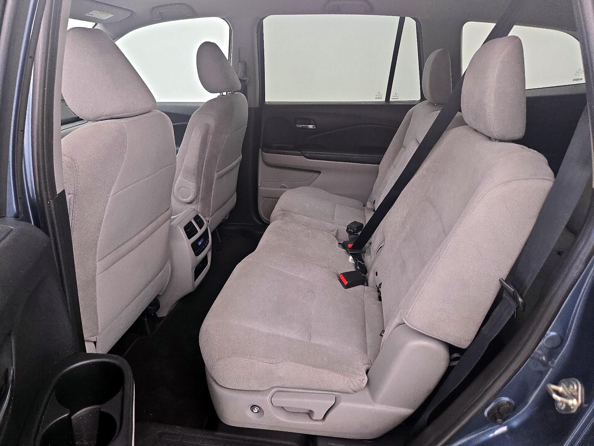 Thumbnail: 2019 Honda Pilot - 19