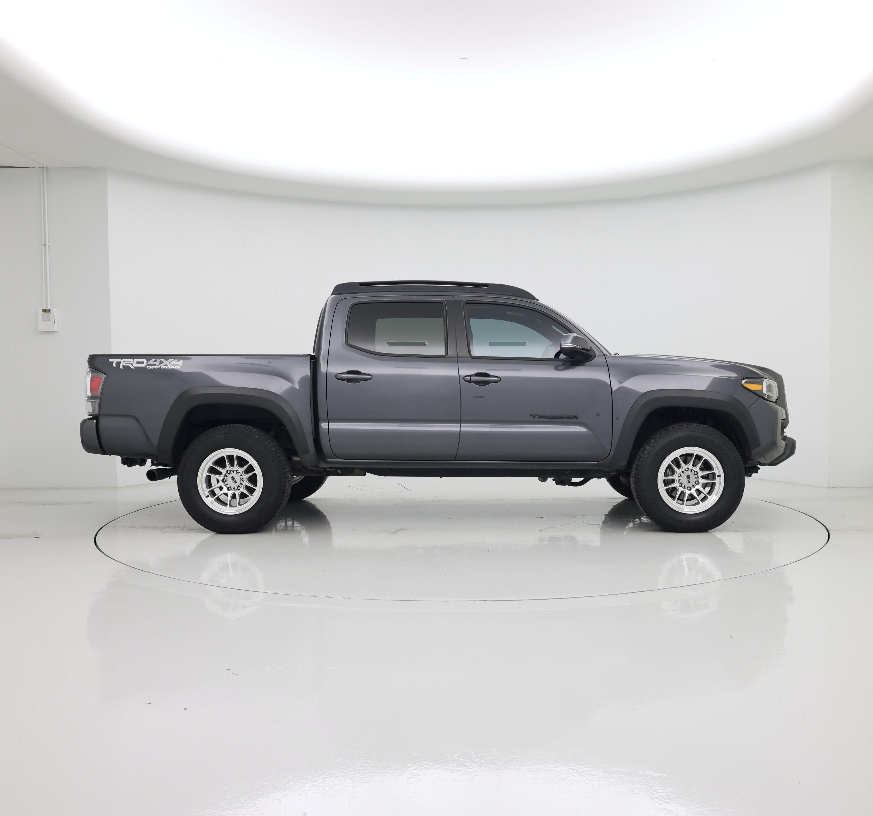 Thumbnail: 2022 Toyota Tacoma - 7