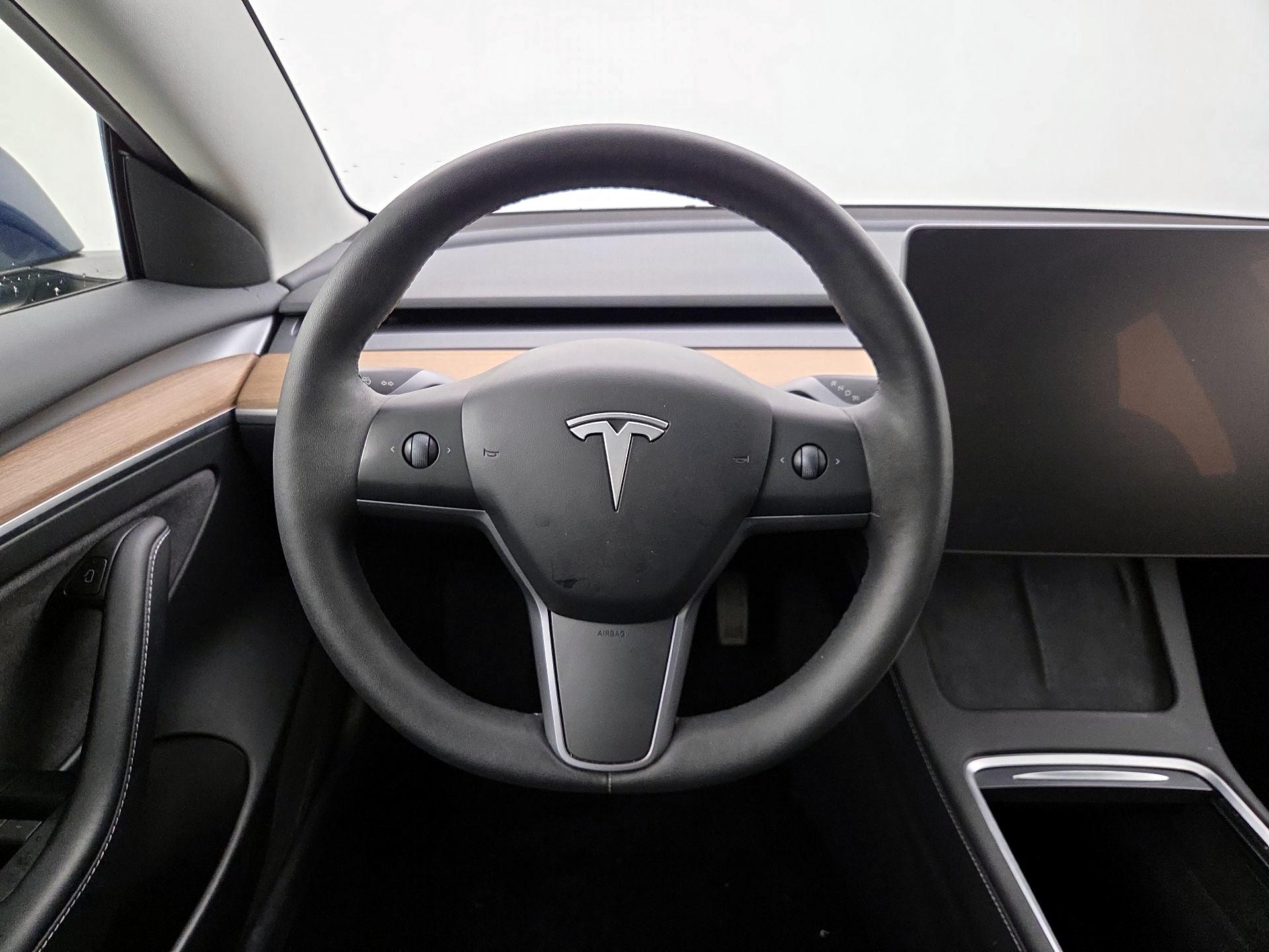 Thumbnail: 2023 Tesla Model 3 - 10