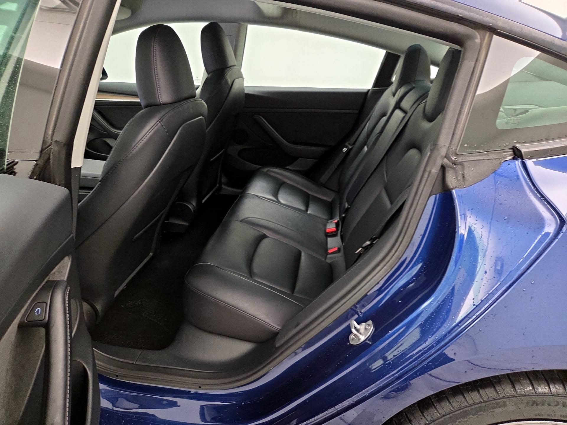 Thumbnail: 2023 Tesla Model 3 - 19