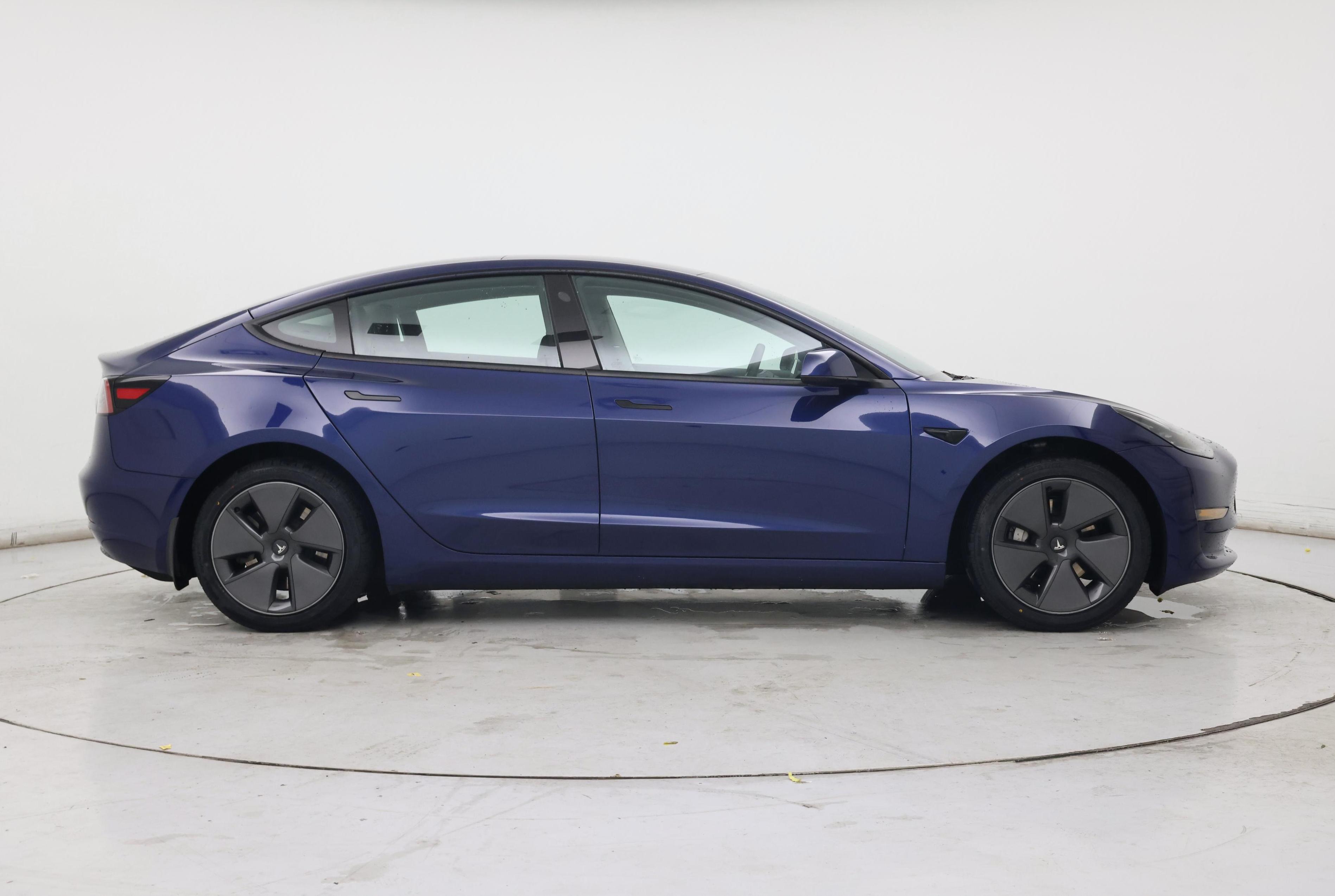 Thumbnail: 2023 Tesla Model 3 - 7