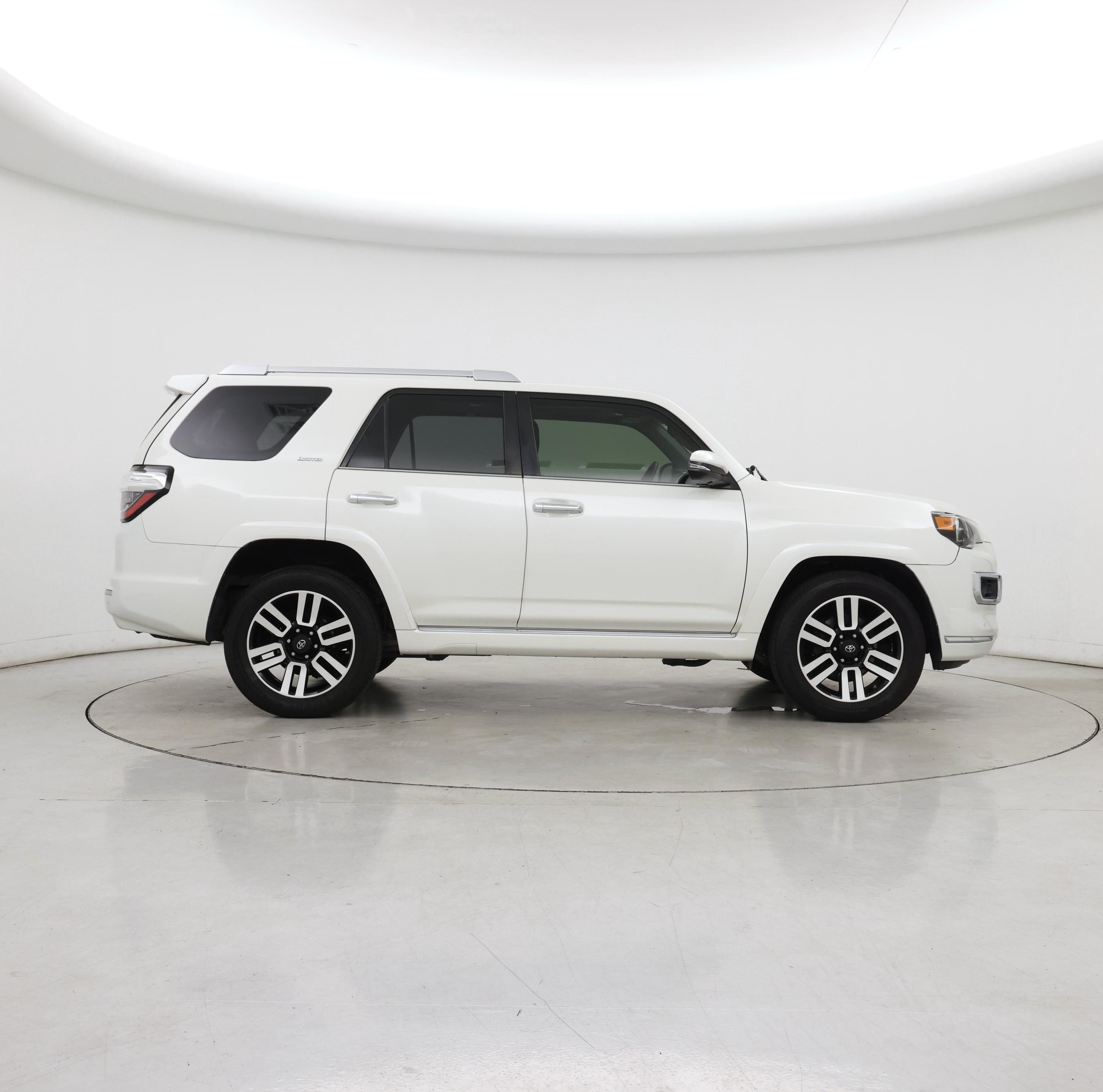 Thumbnail: 2019 Toyota 4Runner - 7